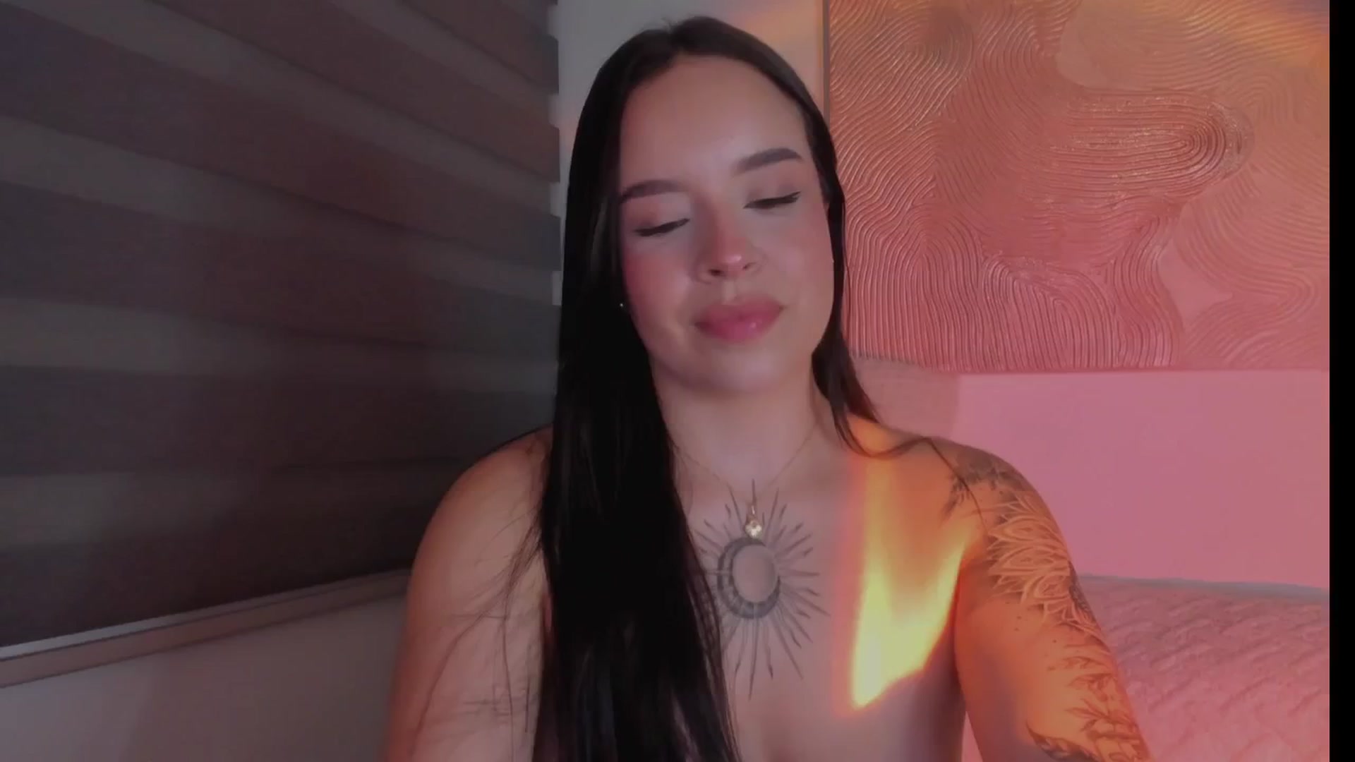 Gallery image thumbnail from Sexxygirl18x's myfreecams stream on, 12/07/2024, 24:28 image 20 of 20