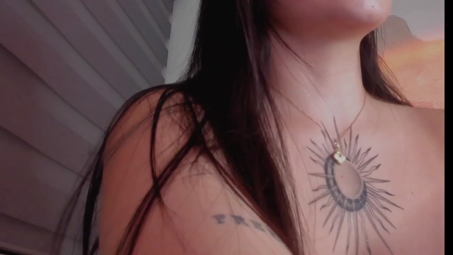 Gallery image thumbnail from Sexxygirl18x's myfreecams stream on, 12/09/2024, 24:13 image 15 of 20