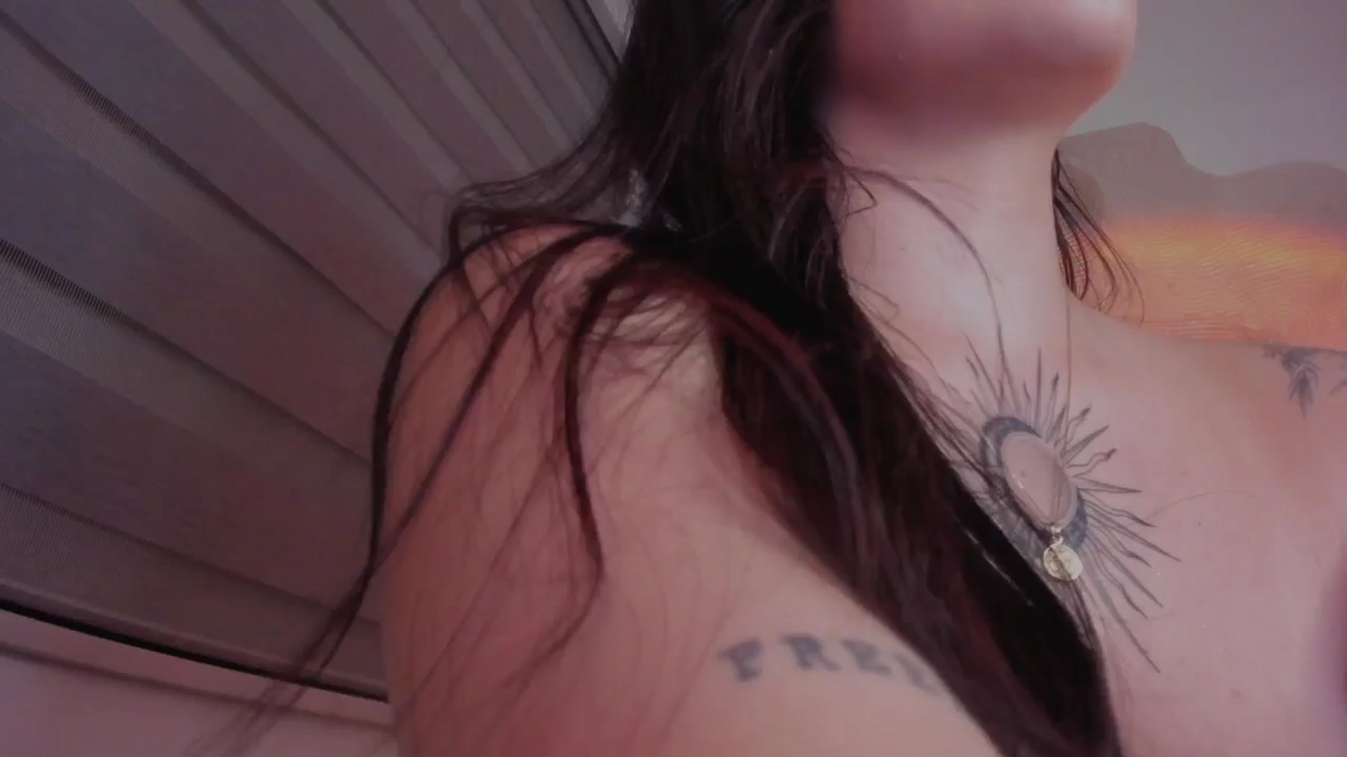 Gallery image thumbnail from Sexxygirl18x's myfreecams stream on, 12/16/2024, 24:45 image 19 of 20