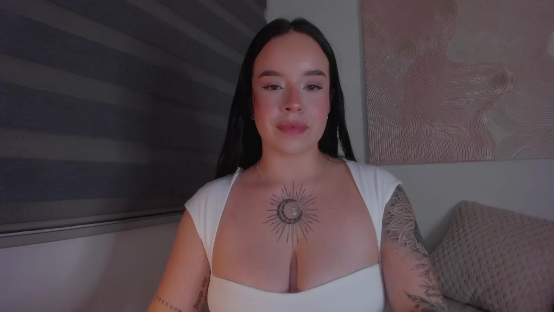 Gallery image thumbnail from Sexxygirl18x's myfreecams stream on, 12/17/2024, 01:07 image 16 of 20