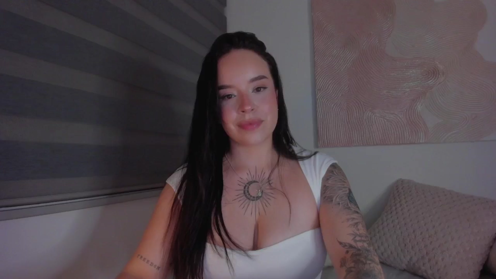 Gallery image thumbnail from Sexxygirl18x's myfreecams stream on, 12/17/2024, 01:07 image 12 of 20