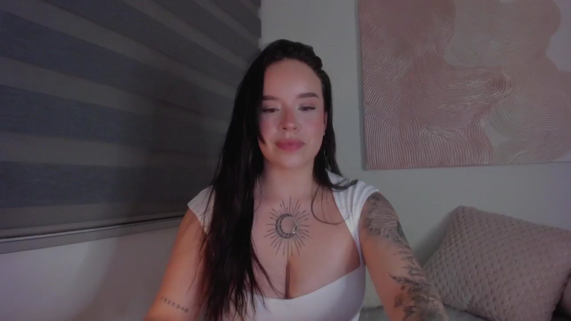 Gallery image thumbnail from Sexxygirl18x's myfreecams stream on, 12/17/2024, 01:07 image 10 of 20