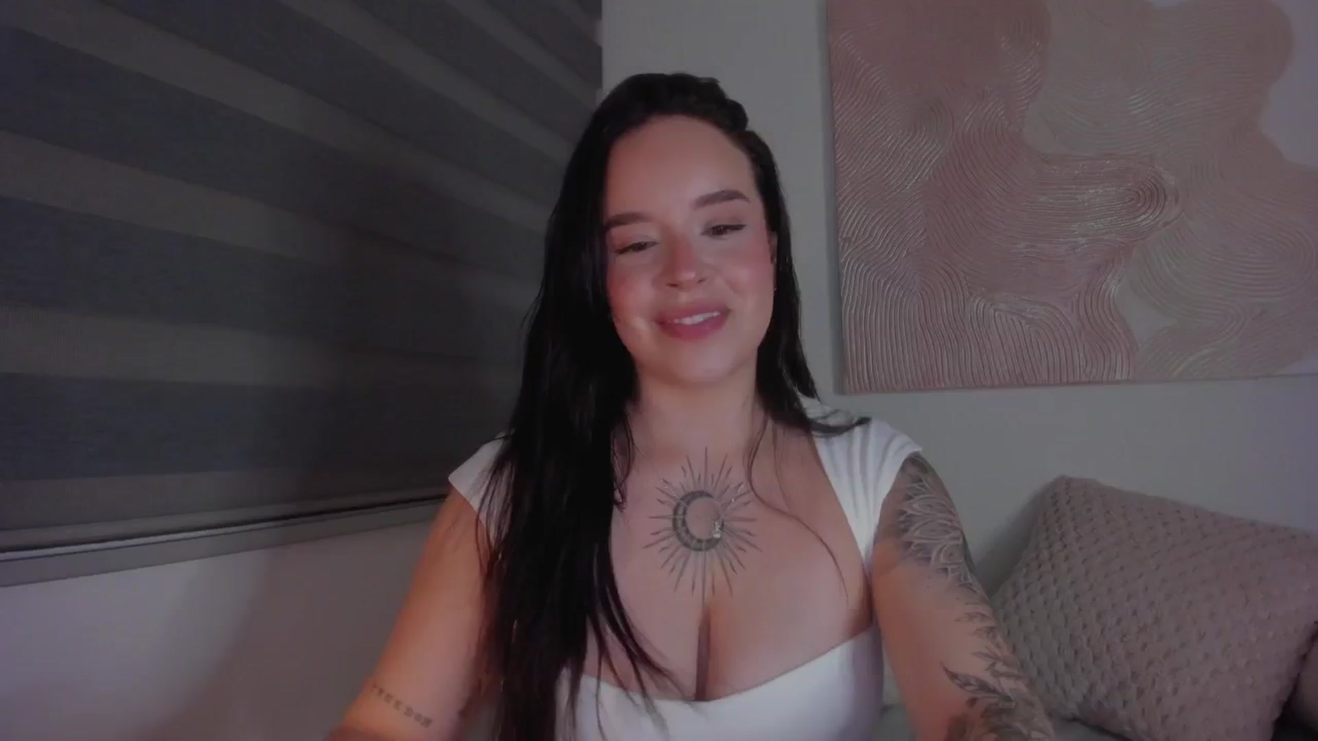 Gallery image thumbnail from Sexxygirl18x's myfreecams stream on, 12/17/2024, 01:07 image 11 of 20