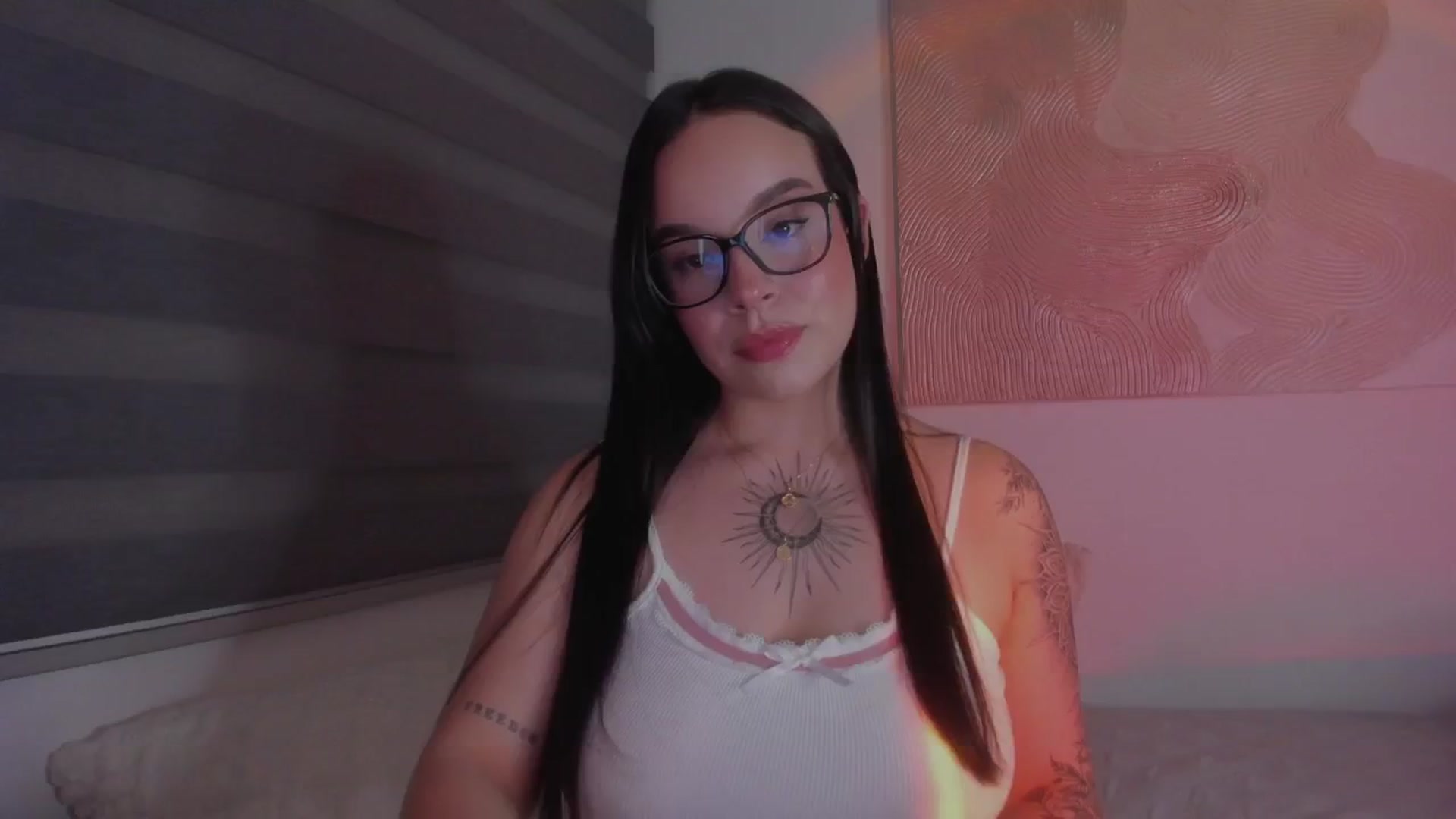 Gallery image thumbnail from Sexxygirl18x's myfreecams stream on, 12/20/2024, 24:23 image 3 of 20