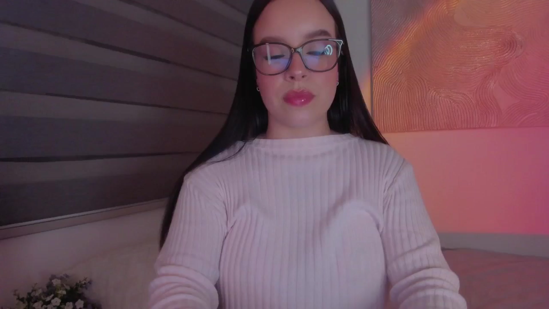 Gallery image thumbnail from Sexxygirl18x's myfreecams stream on, 12/22/2024, 01:41 image 9 of 20