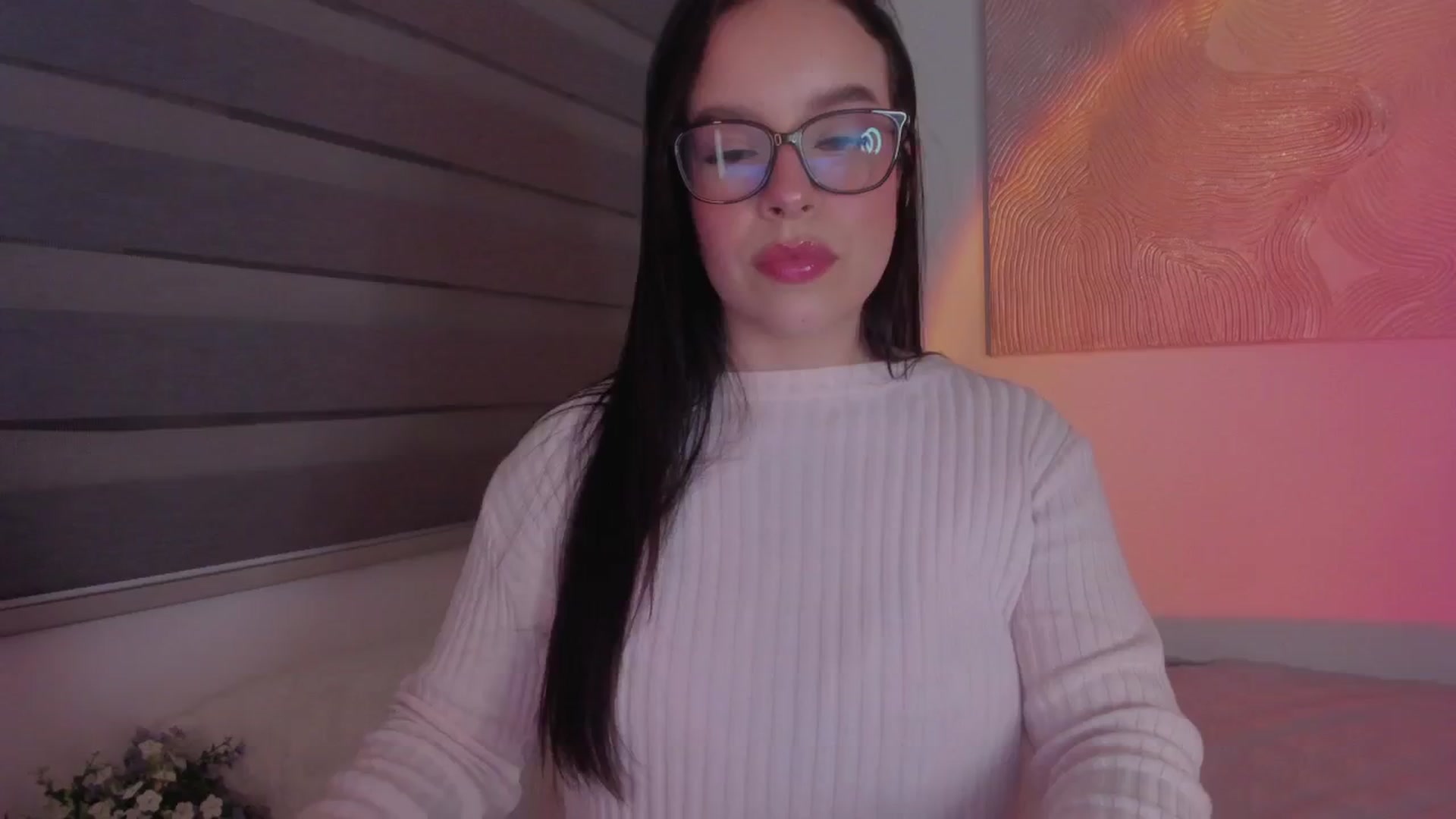 Gallery image thumbnail from Sexxygirl18x's myfreecams stream on, 12/22/2024, 01:41 image 7 of 20
