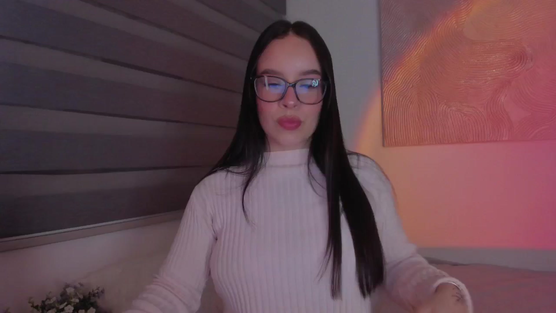 Gallery image thumbnail from Sexxygirl18x's myfreecams stream on, 12/22/2024, 01:41 image 1 of 20