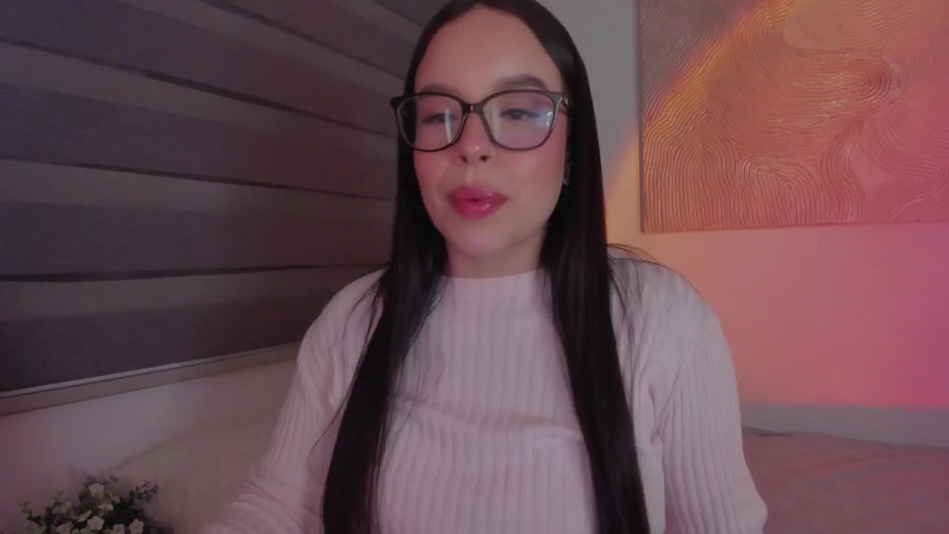 Gallery image thumbnail from Sexxygirl18x's myfreecams stream on, 12/22/2024, 01:41 image 17 of 20