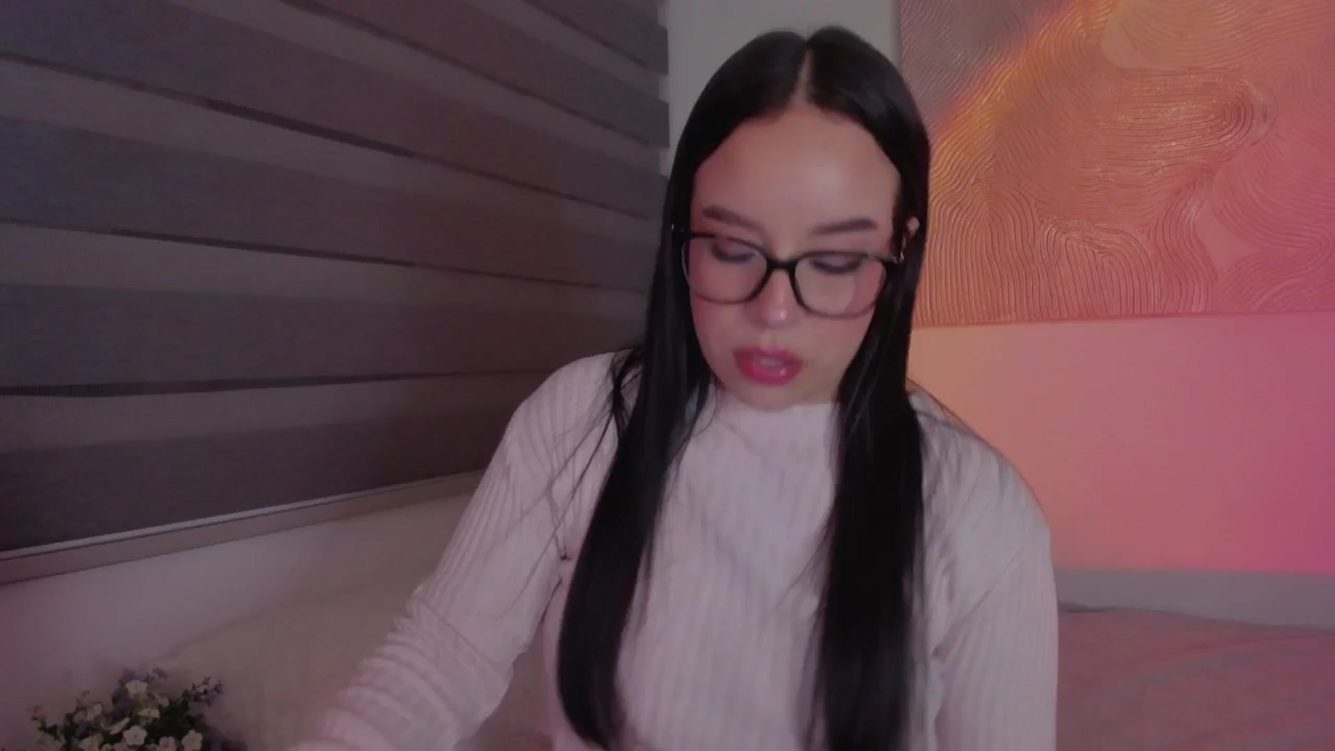 Gallery image thumbnail from Sexxygirl18x's myfreecams stream on, 12/22/2024, 01:41 image 18 of 20