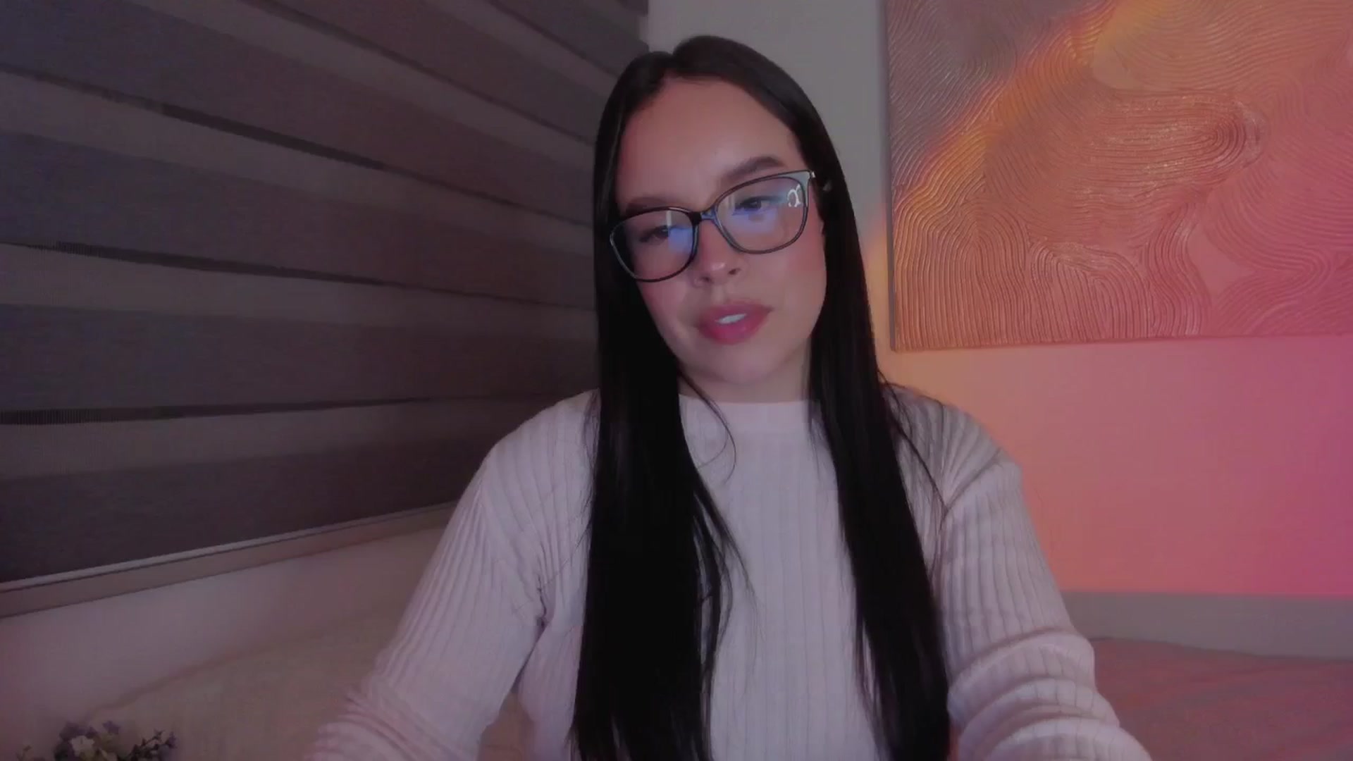 Gallery image thumbnail from Sexxygirl18x's myfreecams stream on, 12/22/2024, 03:17 image 6 of 20
