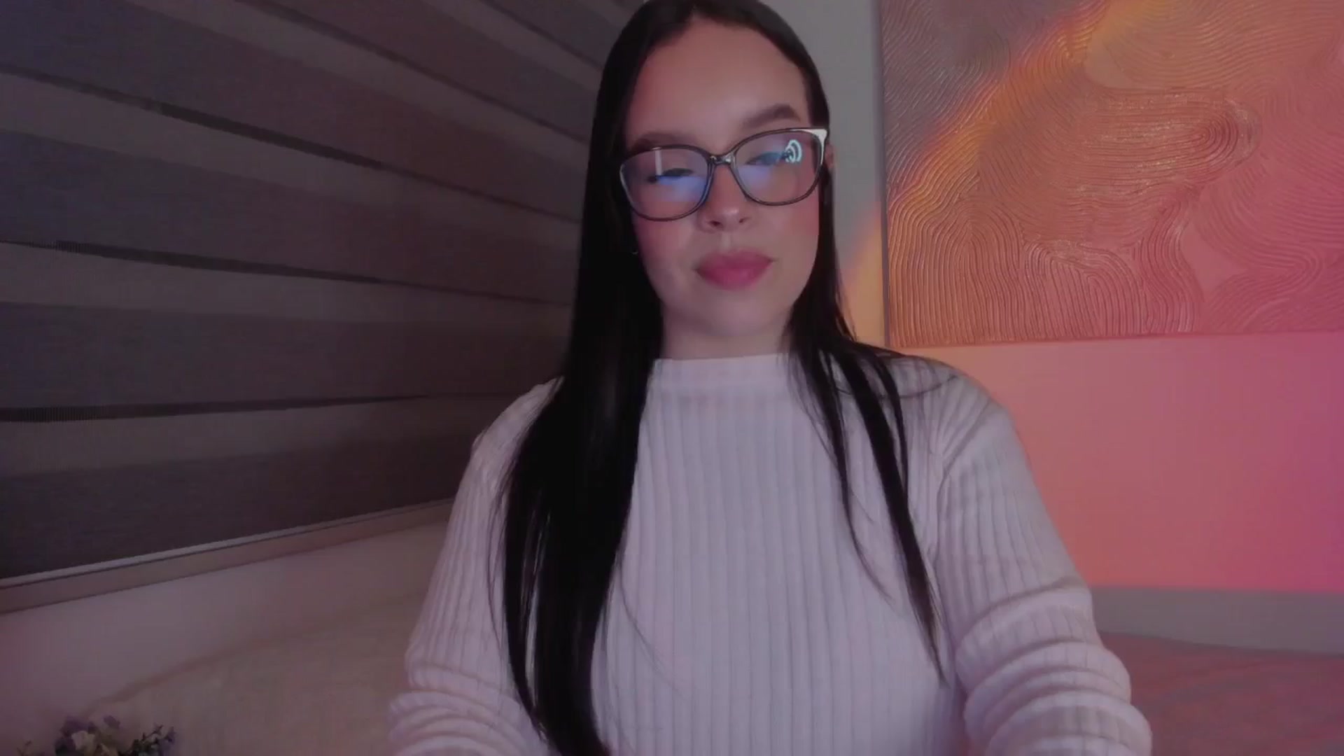 Gallery image thumbnail from Sexxygirl18x's myfreecams stream on, 12/22/2024, 03:17 image 11 of 20