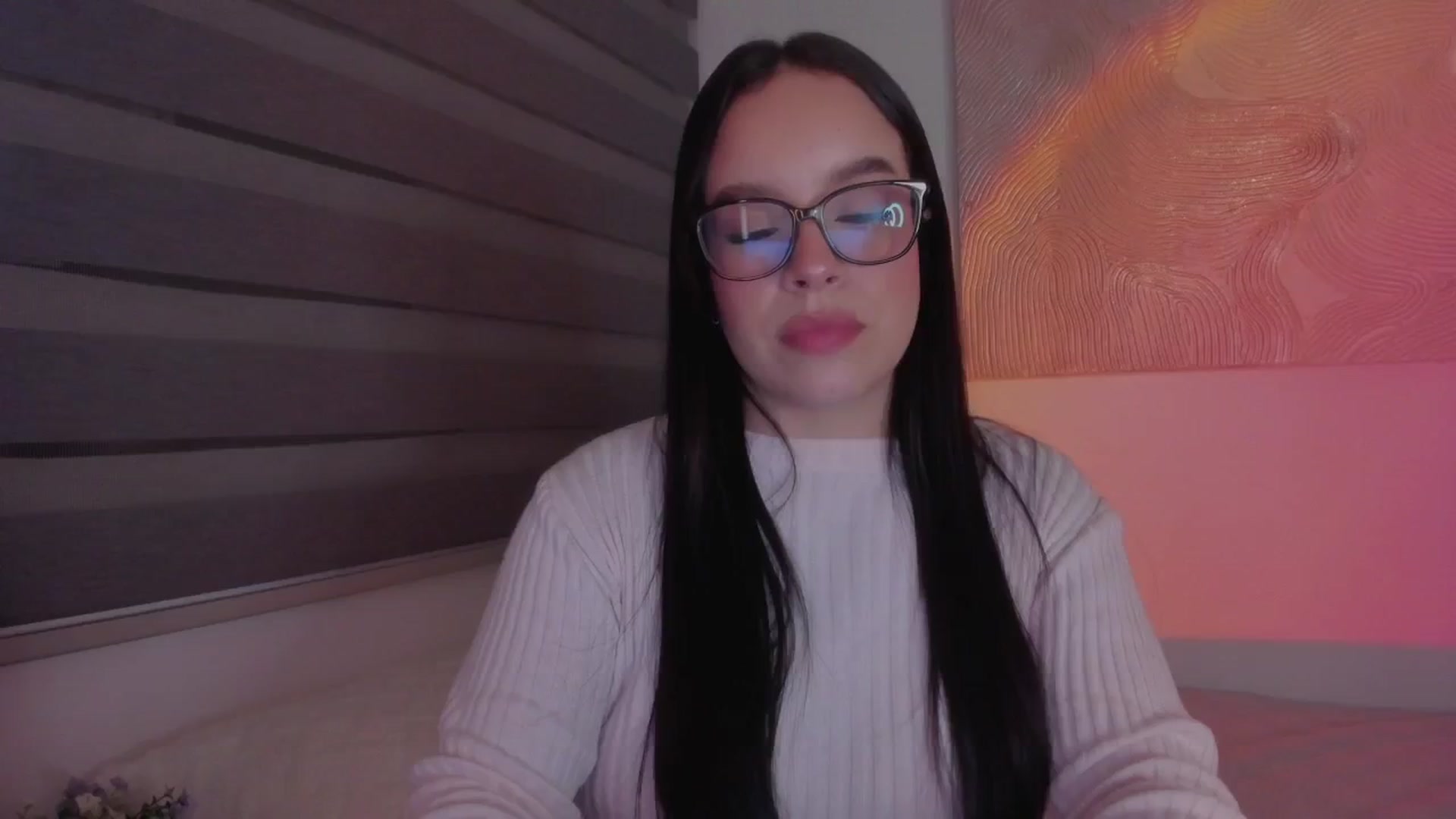 Gallery image thumbnail from Sexxygirl18x's myfreecams stream on, 12/22/2024, 03:17 image 3 of 20
