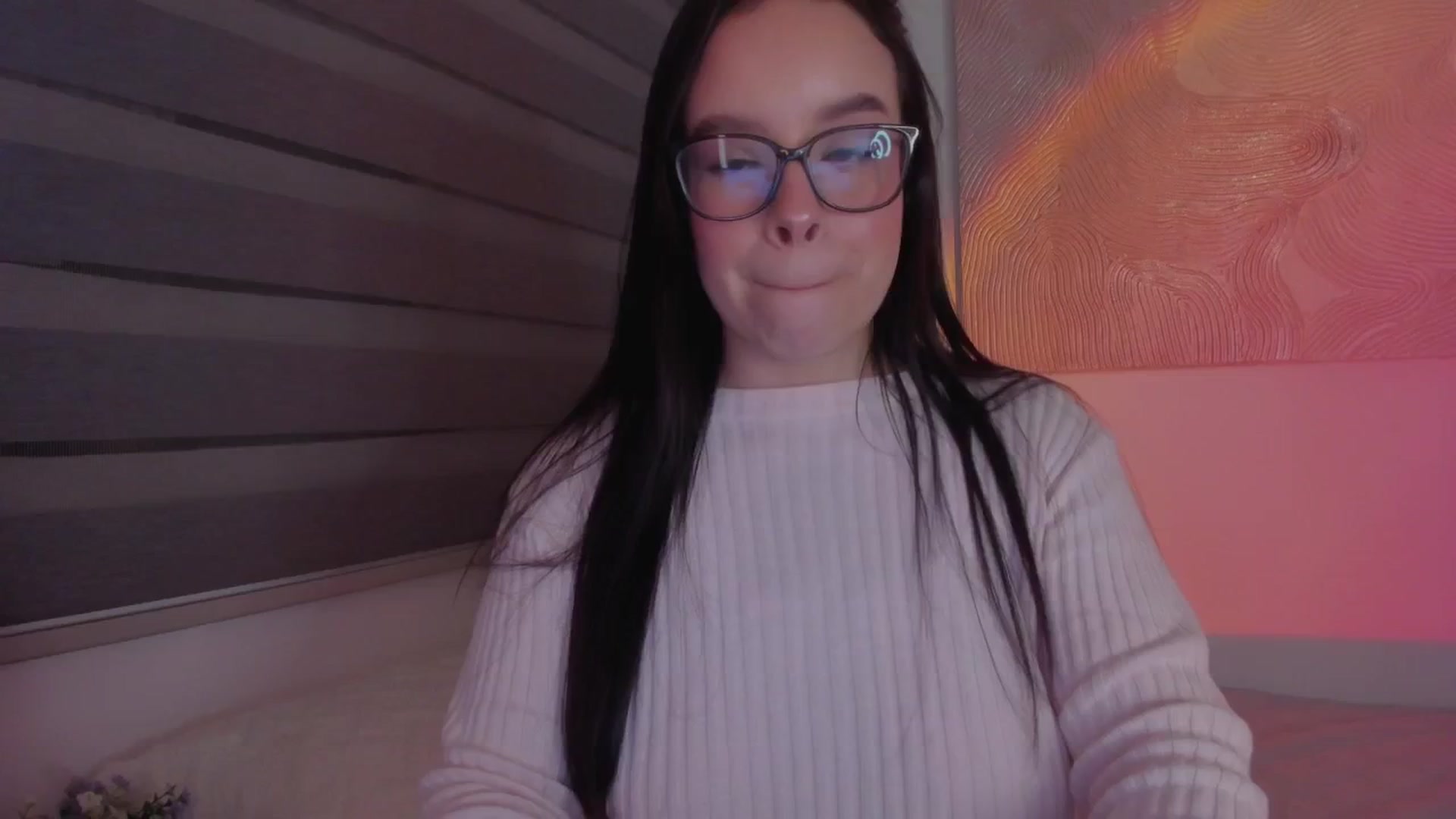 Gallery image thumbnail from Sexxygirl18x's myfreecams stream on, 12/22/2024, 03:17 image 9 of 20