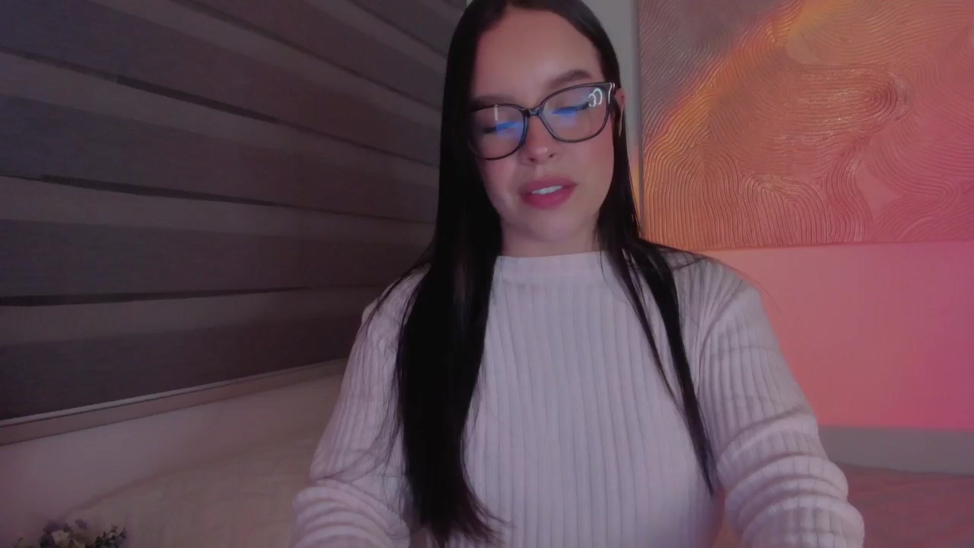 Gallery image thumbnail from Sexxygirl18x's myfreecams stream on, 12/22/2024, 03:17 image 10 of 20