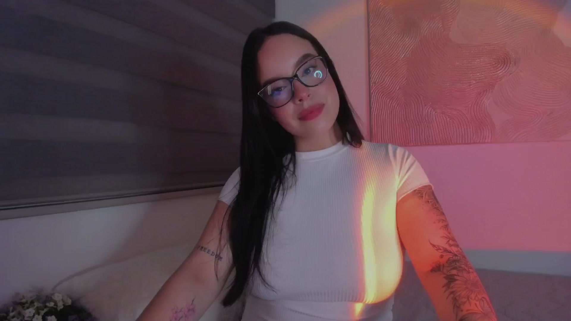 Gallery image thumbnail from Sexxygirl18x's myfreecams stream on, 01/03/2025, 01:19 image 15 of 20