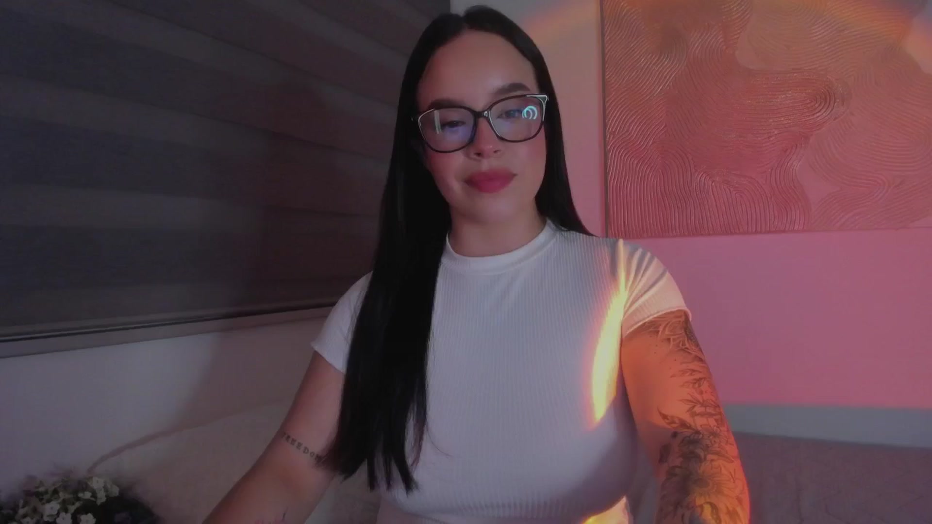 Gallery image thumbnail from Sexxygirl18x's myfreecams stream on, 01/03/2025, 01:19 image 19 of 20