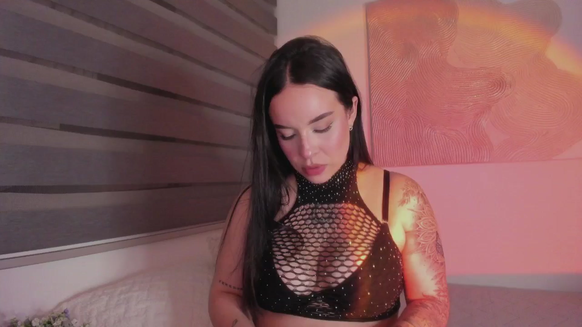 Gallery image thumbnail from Sexxygirl18x's myfreecams stream on, 01/05/2025, 01:33 image 11 of 20