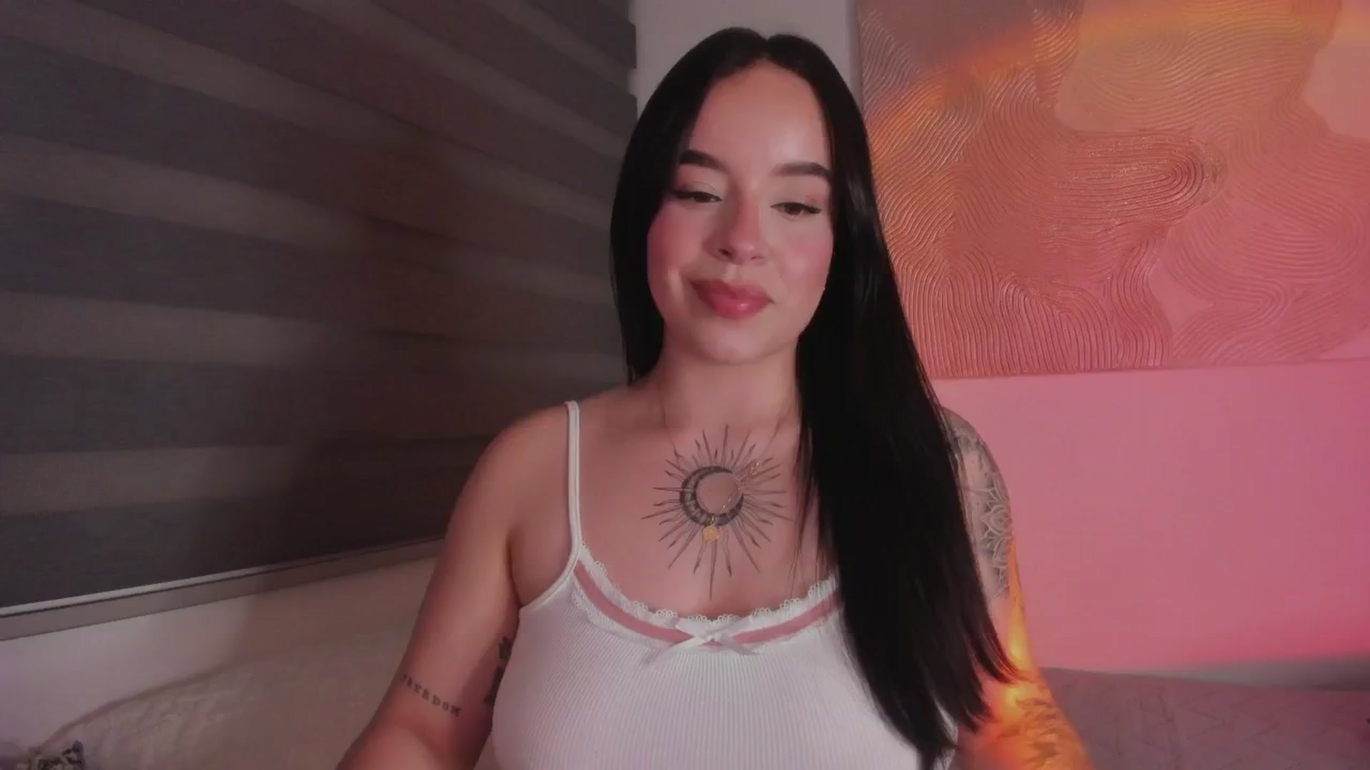 Gallery image thumbnail from Sexxygirl18x's myfreecams stream on, 01/07/2025, 02:50 image 7 of 20