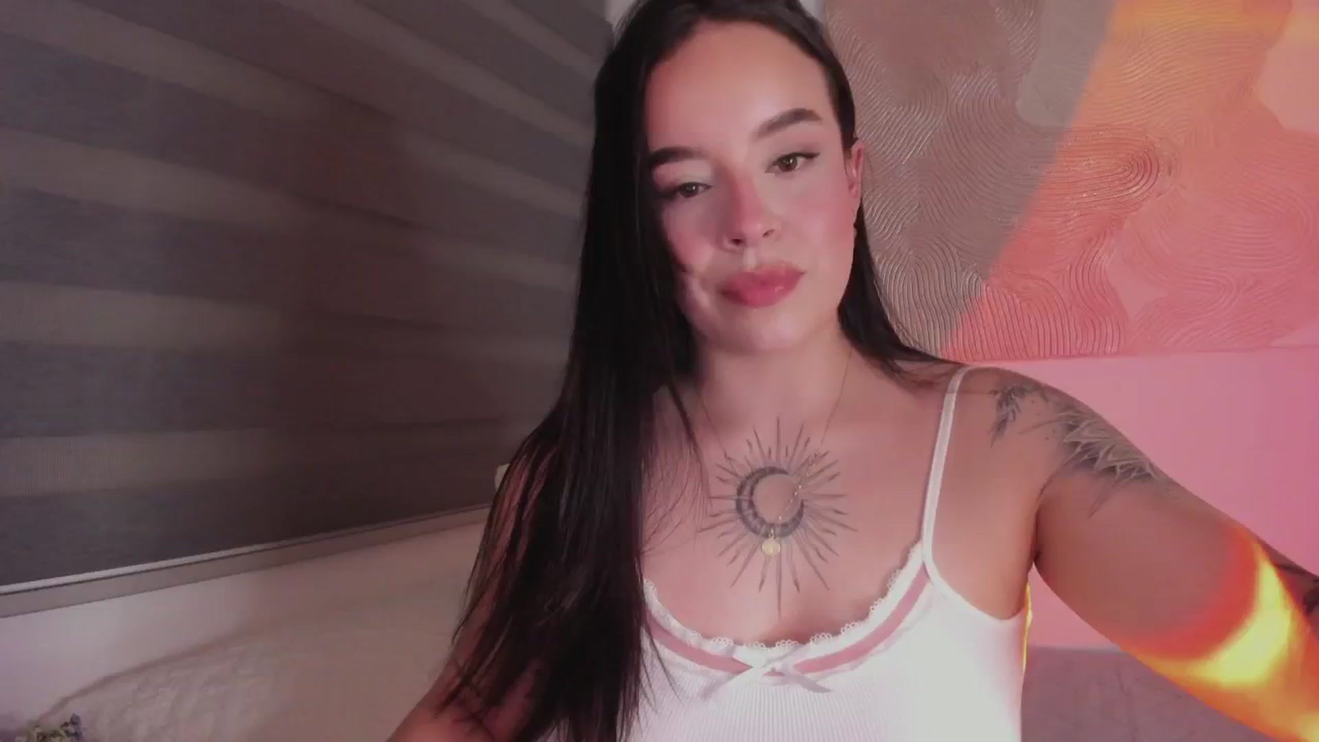 Gallery image thumbnail from Sexxygirl18x's myfreecams stream on, 01/07/2025, 02:50 image 5 of 20