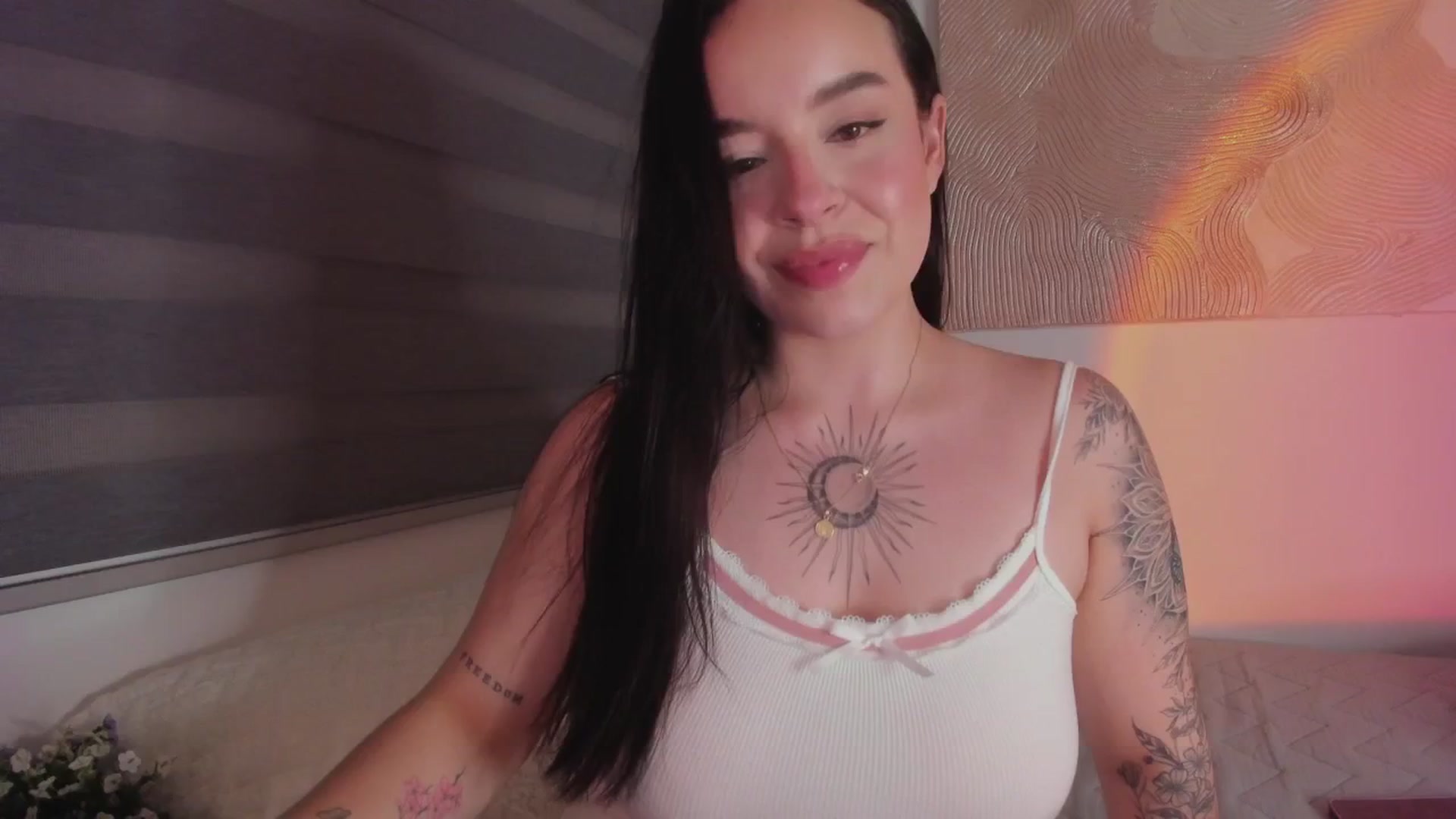 Gallery image thumbnail from Sexxygirl18x's myfreecams stream on, 01/07/2025, 02:50 image 17 of 20