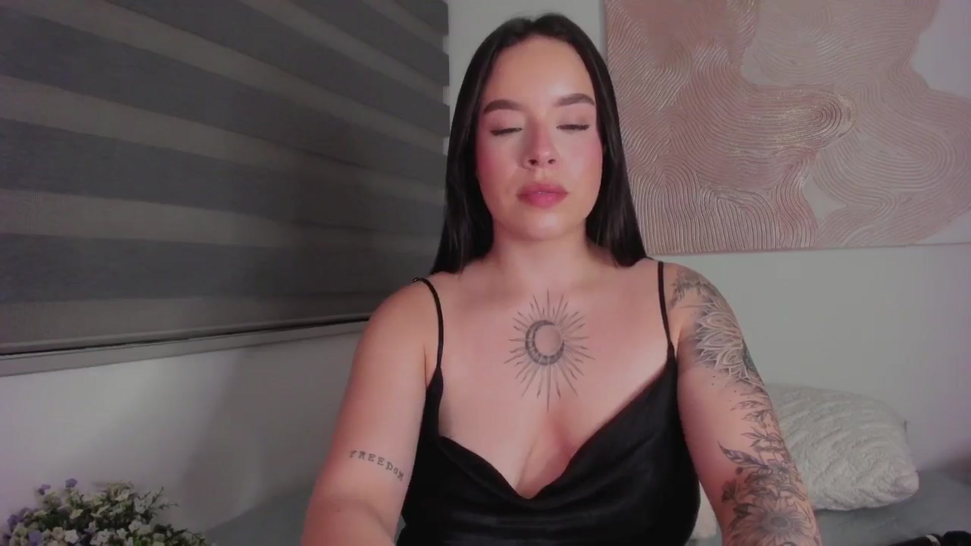 Gallery image thumbnail from Sexxygirl18x's myfreecams stream on, 01/10/2025, 01:39 image 13 of 20