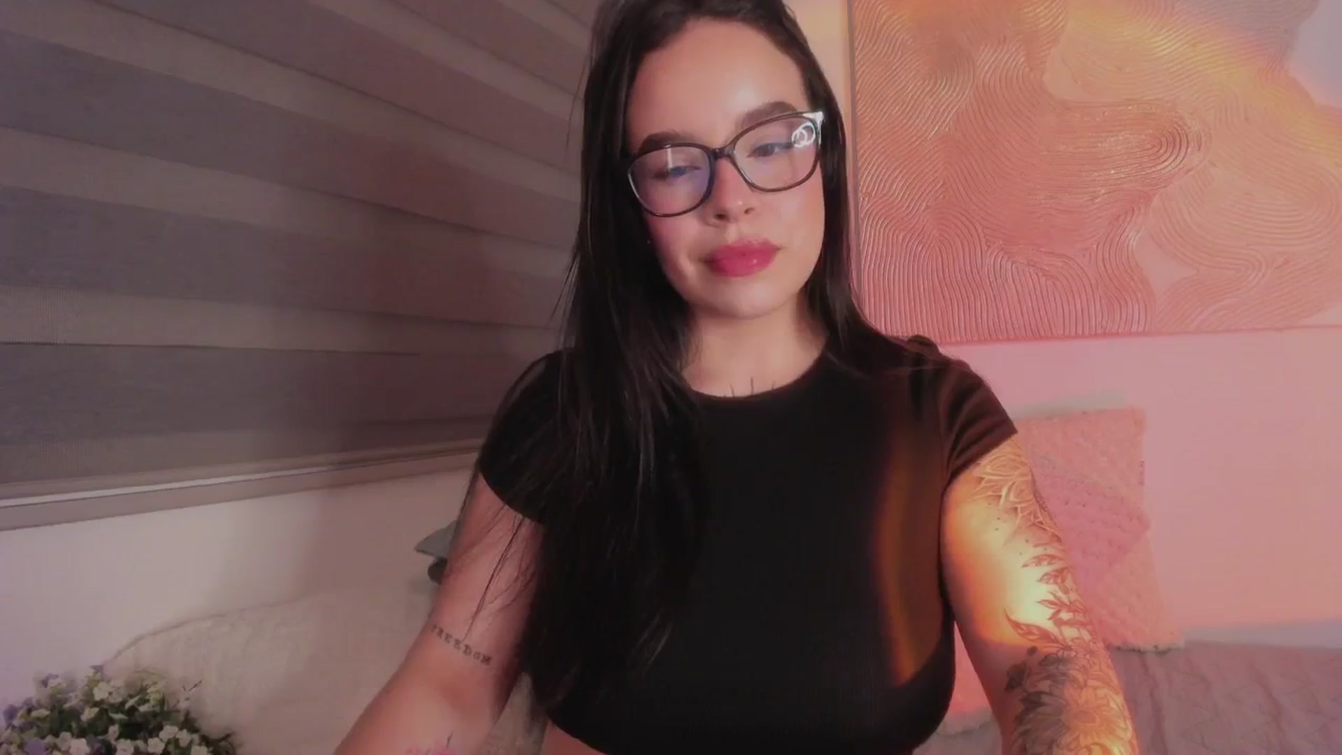 Gallery image thumbnail from Sexxygirl18x's myfreecams stream on, 01/14/2025, 01:06 image 6 of 20