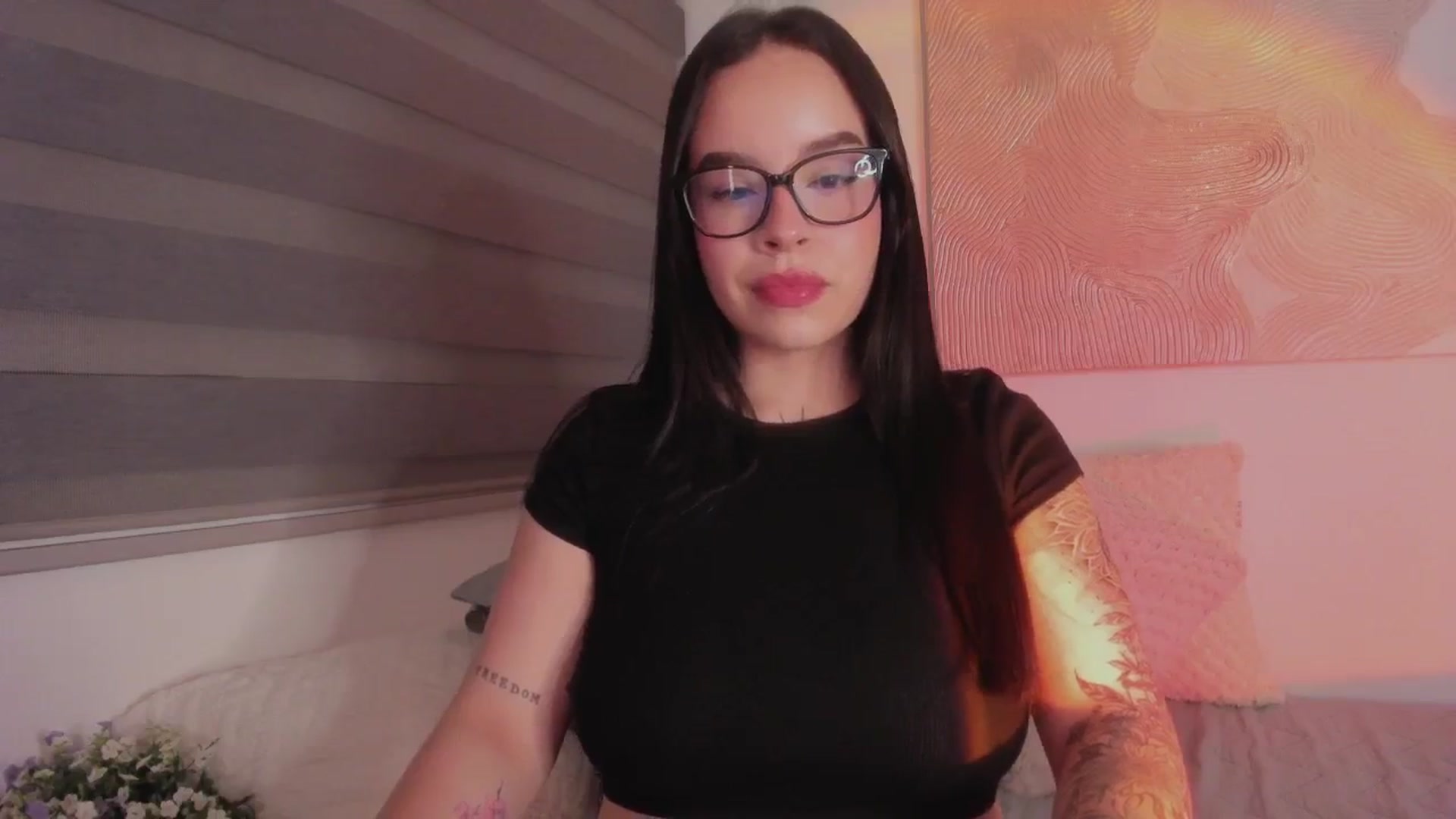 Gallery image thumbnail from Sexxygirl18x's myfreecams stream on, 01/14/2025, 01:06 image 3 of 20