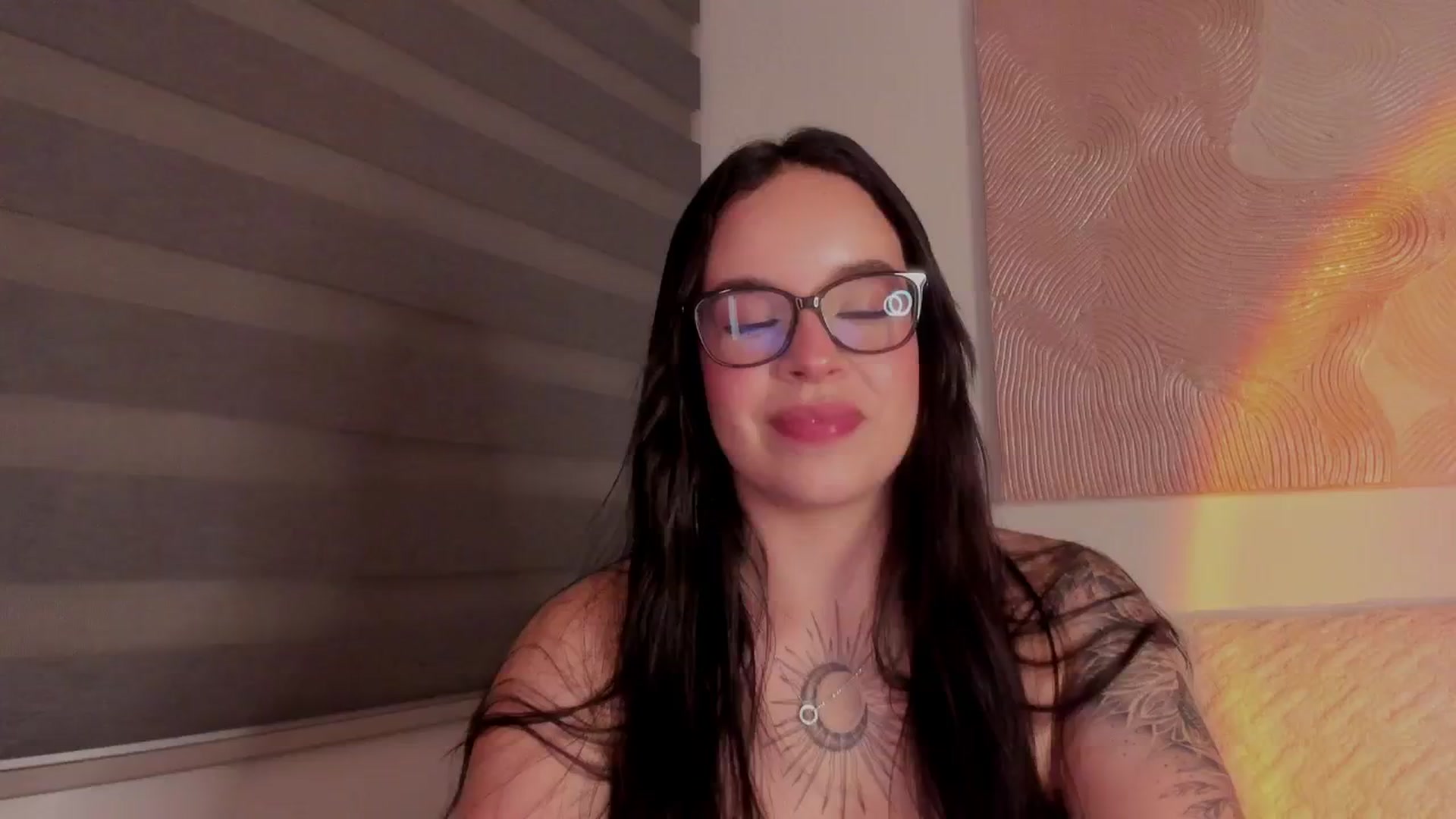 Gallery image thumbnail from Sexxygirl18x's myfreecams stream on, 01/19/2025, 02:13 image 15 of 20