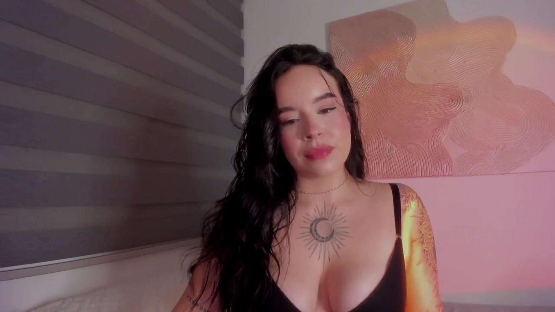 Gallery image thumbnail from Sexxygirl18x's myfreecams stream on, 01/25/2025, 02:08 image 13 of 20