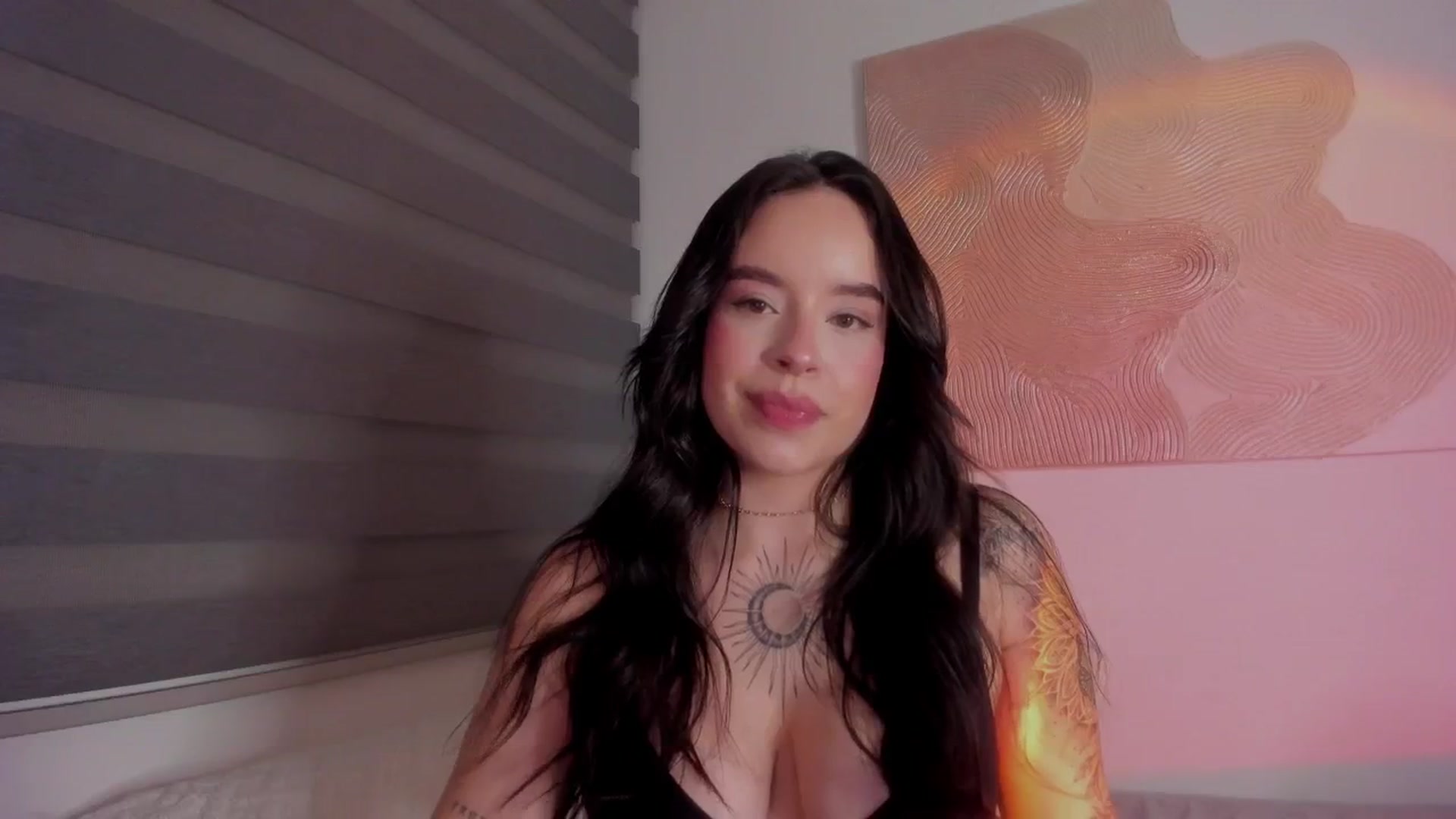 Gallery image thumbnail from Sexxygirl18x's myfreecams stream on, 01/25/2025, 02:08 image 10 of 20