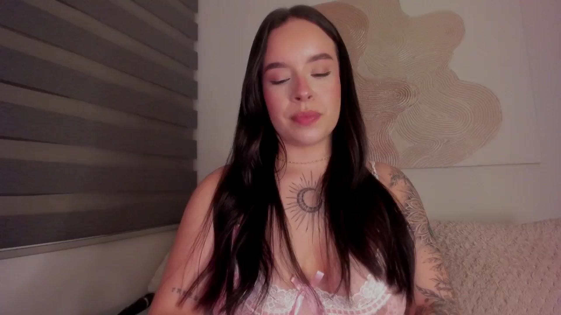 Gallery image thumbnail from Sexxygirl18x's myfreecams stream on, 01/26/2025, 01:47 image 19 of 20