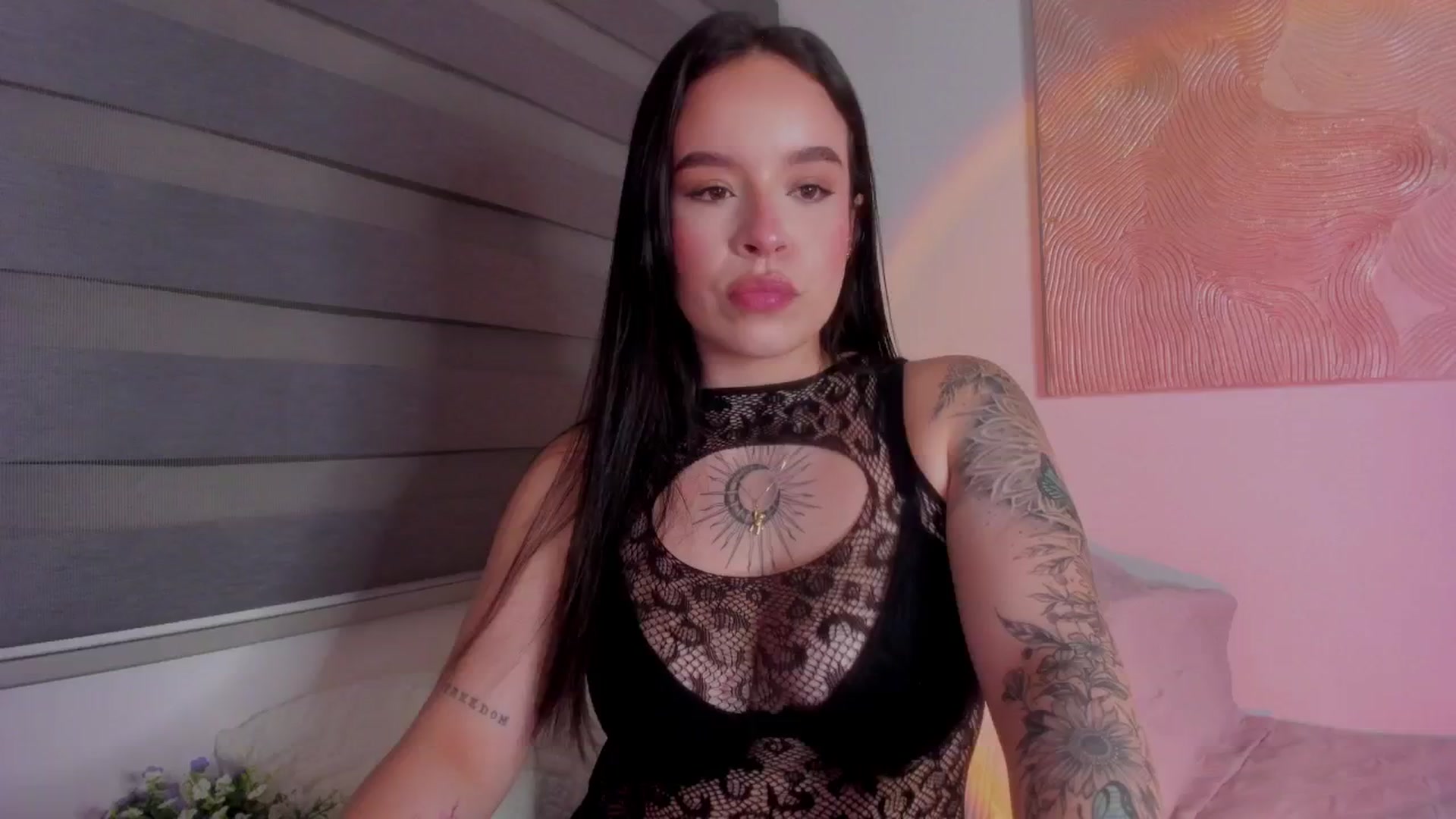 Gallery image thumbnail from Sexxygirl18x's myfreecams stream on, 01/29/2025, 24:39 image 19 of 20