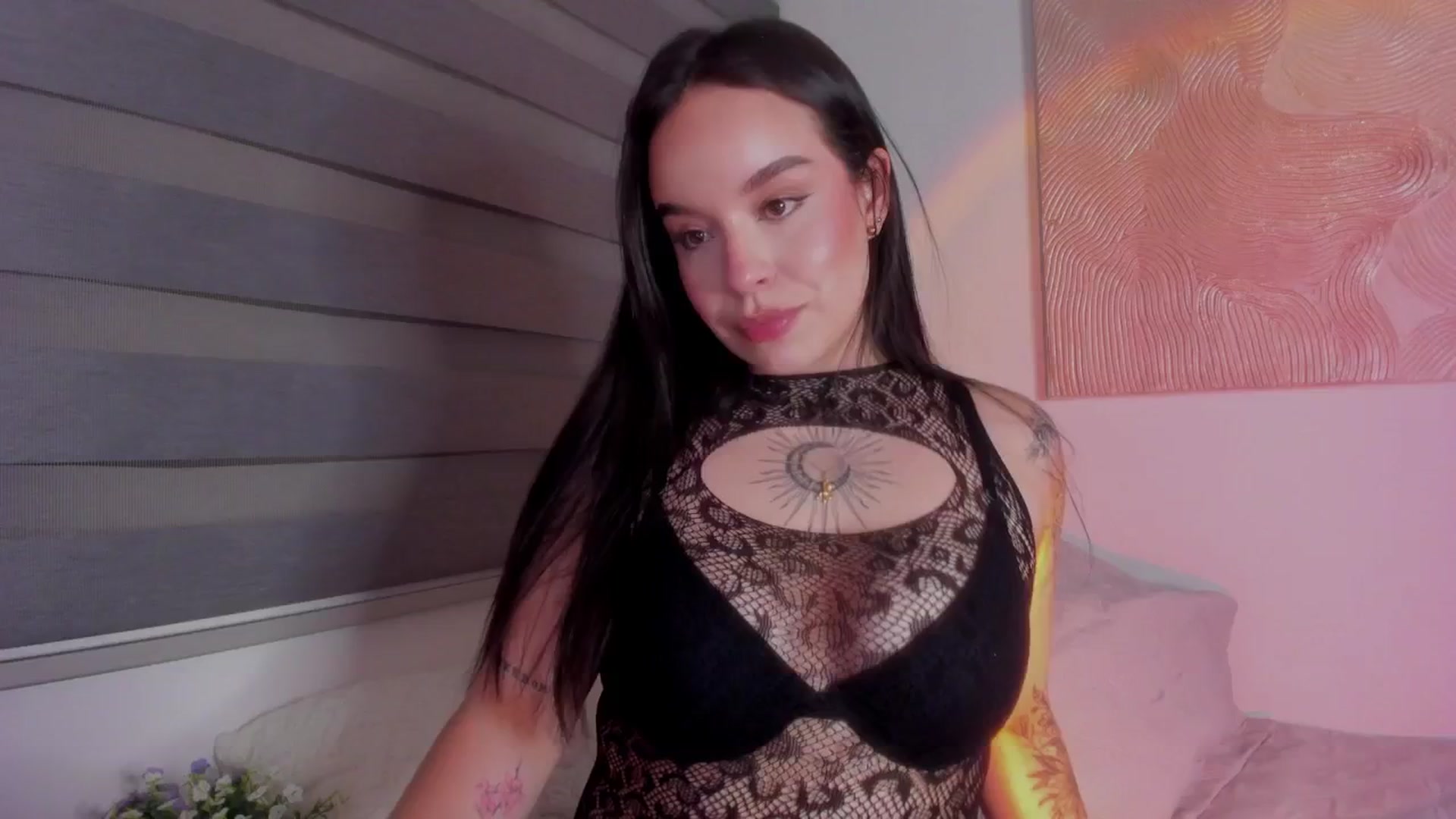 Gallery image thumbnail from Sexxygirl18x's myfreecams stream on, 01/29/2025, 24:39 image 10 of 20