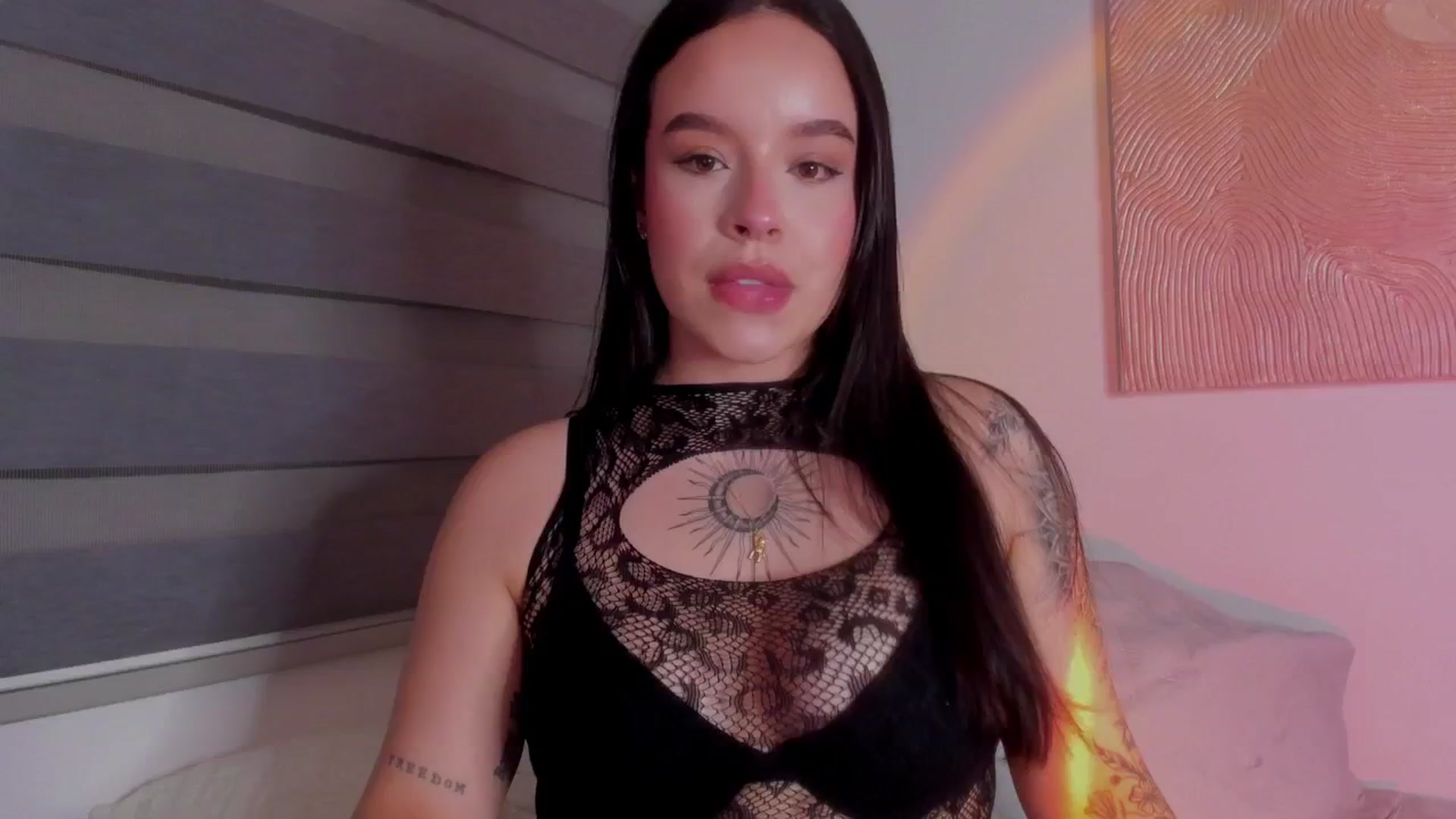 Gallery image thumbnail from Sexxygirl18x's myfreecams stream on, 01/29/2025, 01:04 image 18 of 20