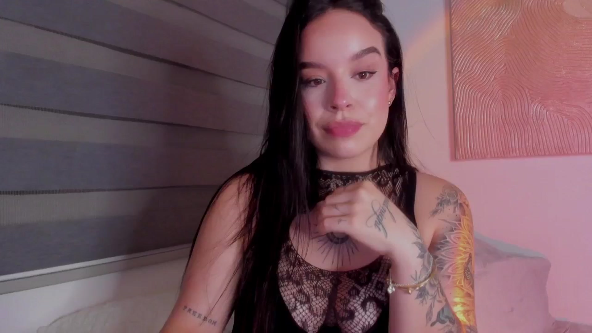 Gallery image thumbnail from Sexxygirl18x's myfreecams stream on, 01/29/2025, 01:04 image 11 of 20