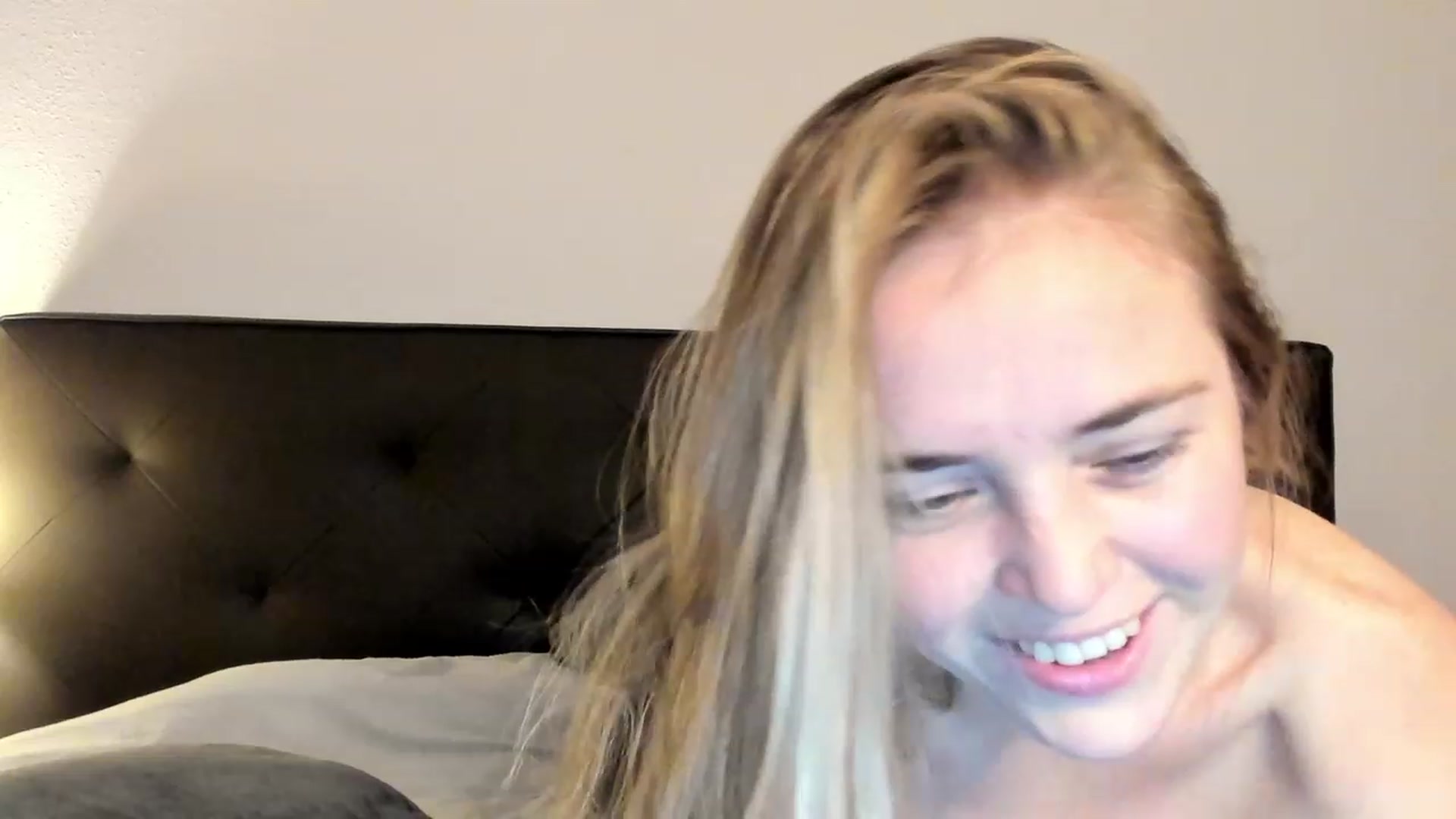 Gallery image thumbnail from SexyAgent's myfreecams stream on, 11/15/2022, 23:57 image 20 of 20
