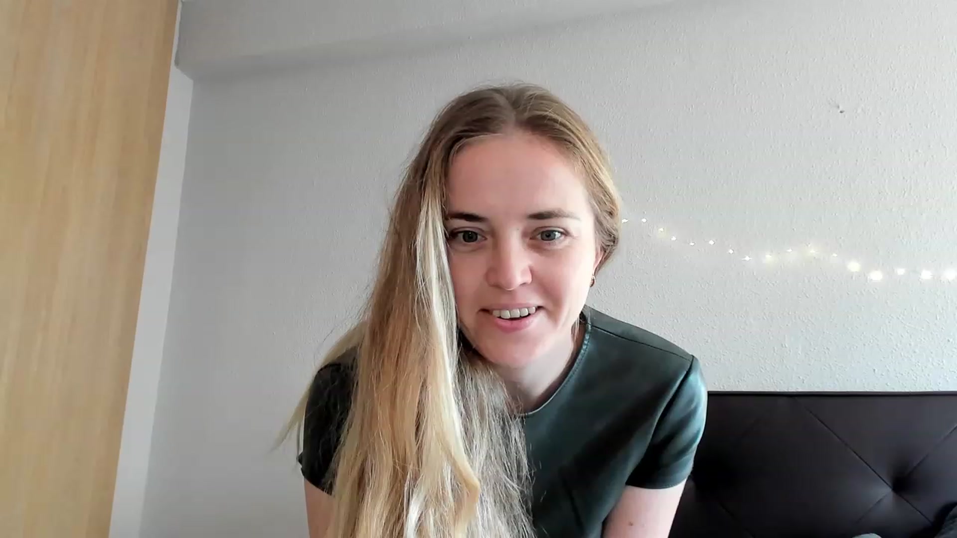 Gallery image thumbnail from SexyAgent's myfreecams stream on, 11/28/2022, 14:46 image 20 of 20