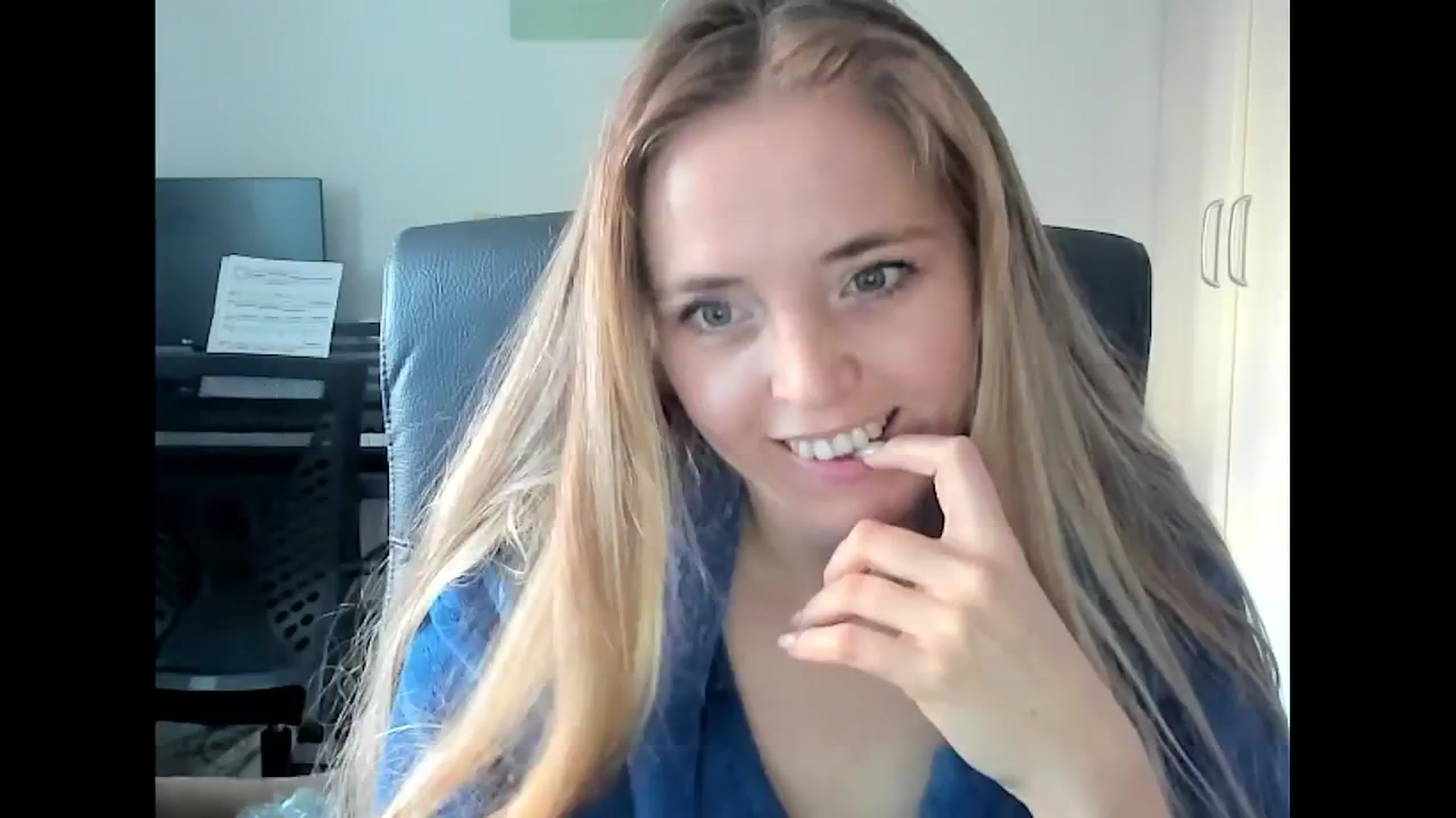 Gallery image thumbnail from SexyAgent's myfreecams stream on, 01/16/2025, 15:34 image 11 of 20