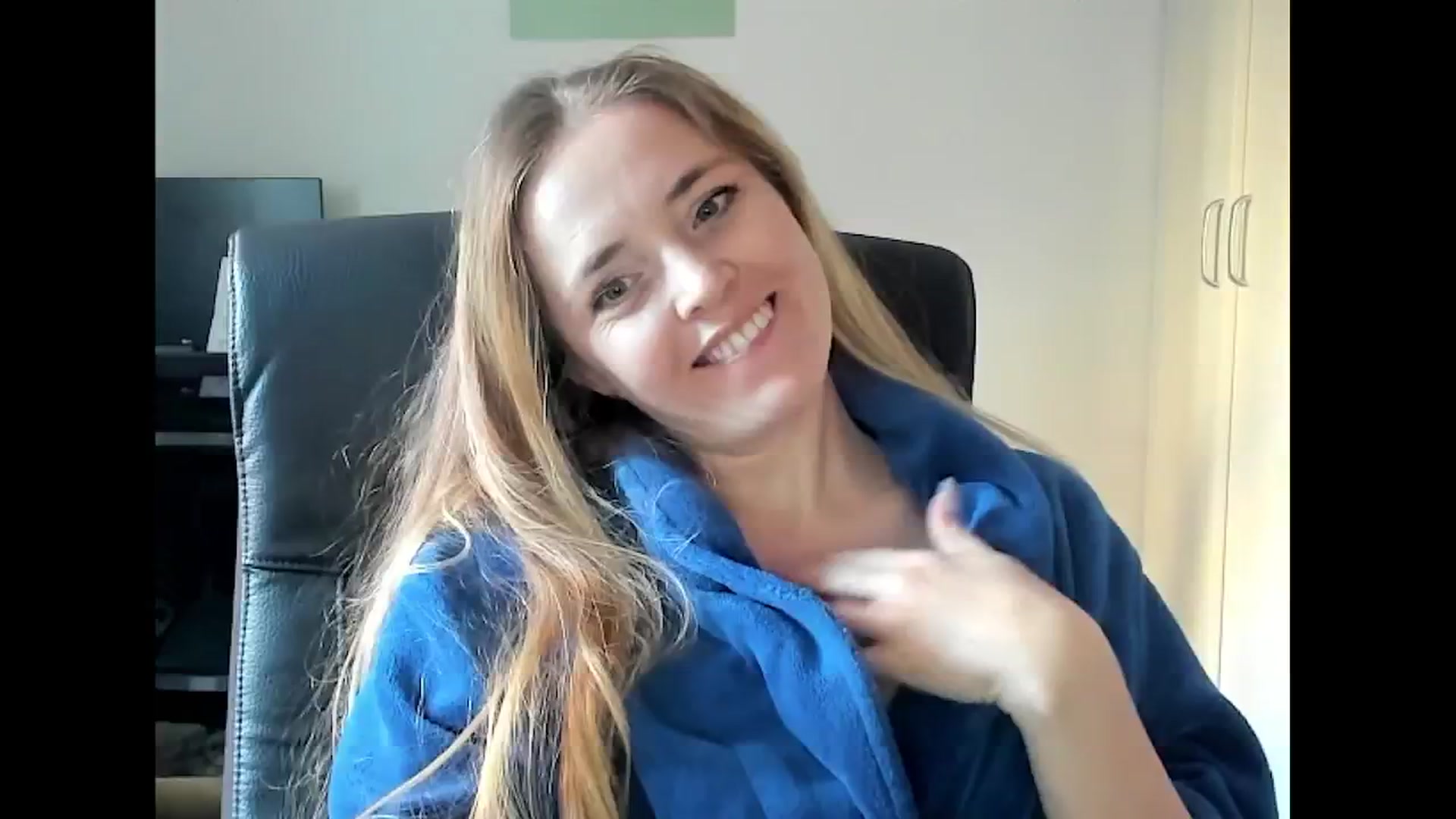 Gallery image thumbnail from SexyAgent's myfreecams stream on, 01/16/2025, 15:34 image 12 of 20