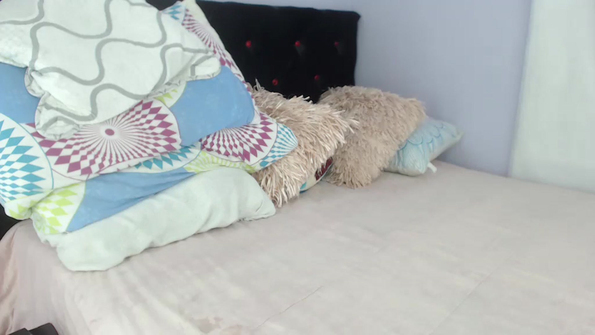 Gallery image thumbnail from SexyAlexaX's myfreecams stream on, 12/26/2024, 17:55 image 15 of 20
