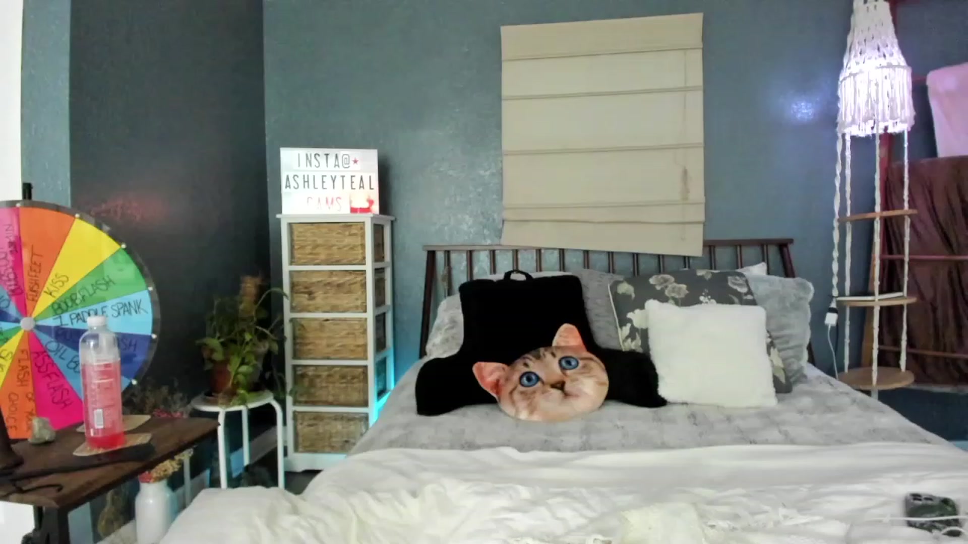 Gallery image thumbnail from SexyAshley_21's myfreecams stream on, 02/04/2023, 06:15 image 5 of 20