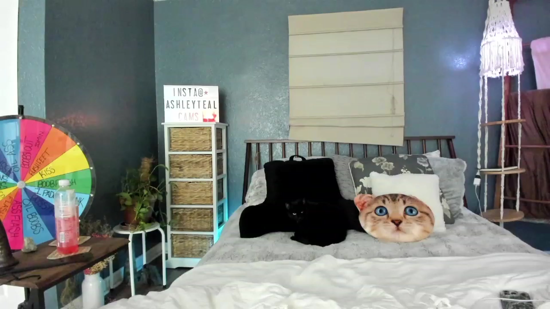 Gallery image thumbnail from SexyAshley_21's myfreecams stream on, 02/04/2023, 06:15 image 17 of 20