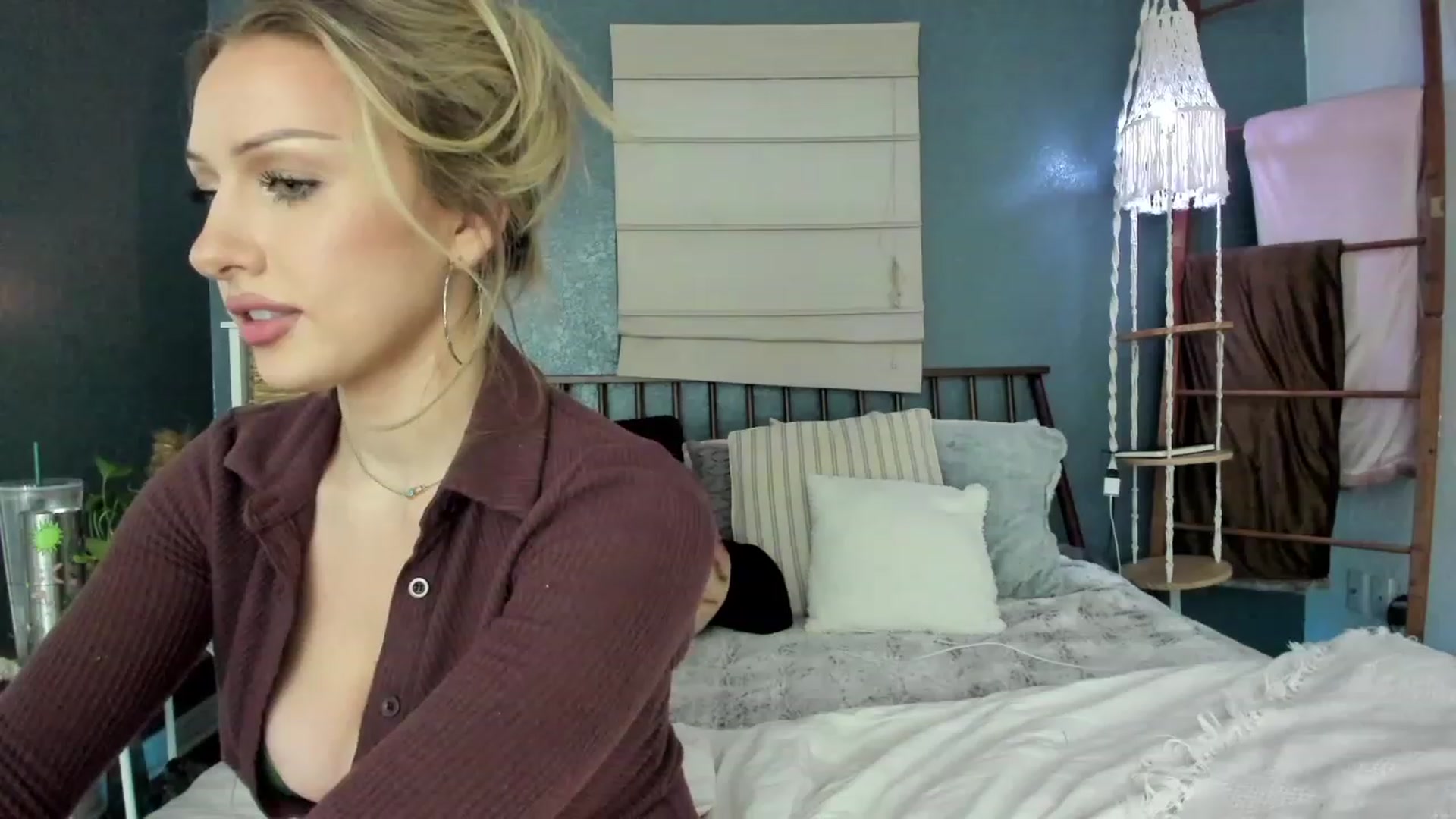 Gallery image thumbnail from SexyAshley_21's myfreecams stream on, 02/05/2023, 06:21 image 20 of 20