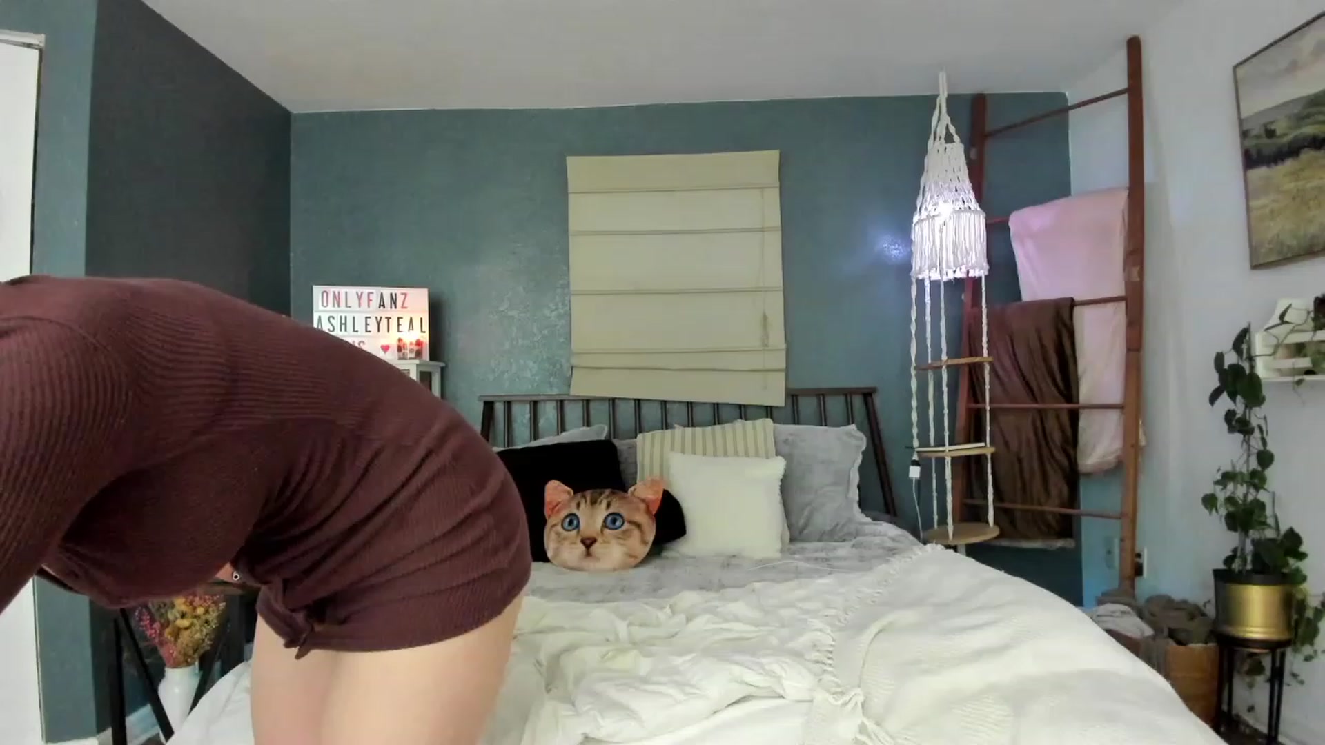 Gallery image thumbnail from SexyAshley_21's myfreecams stream on, 02/05/2023, 07:55 image 10 of 20