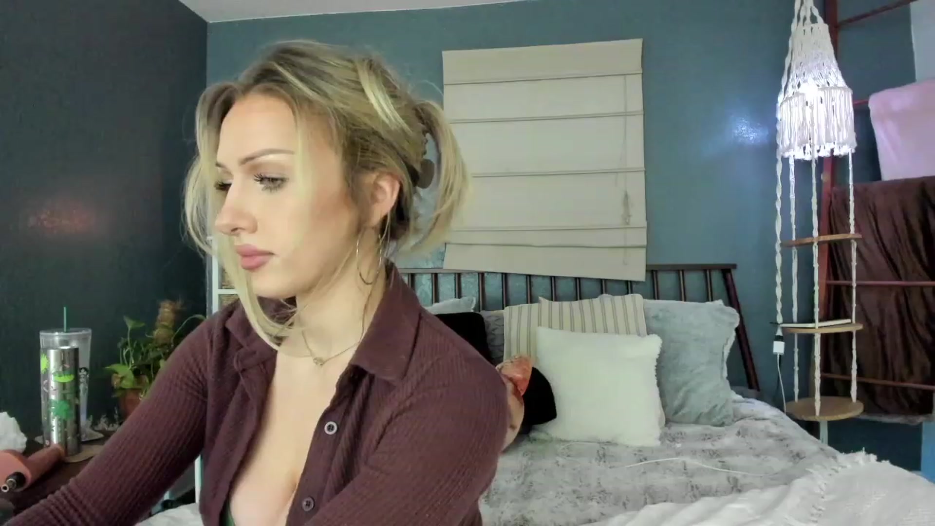 Gallery image thumbnail from SexyAshley_21's myfreecams stream on, 02/05/2023, 07:55 image 13 of 20