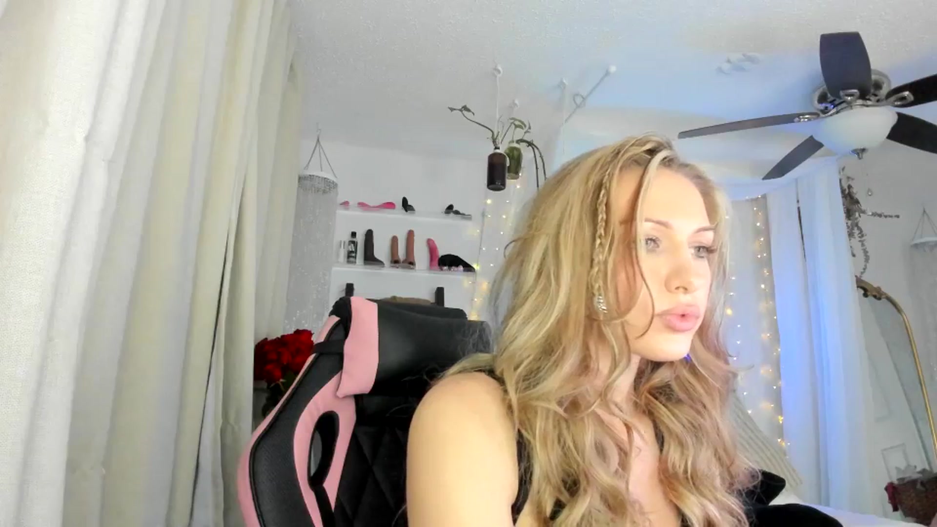 Gallery image thumbnail from SexyAshley_21's myfreecams stream on, 02/14/2024, 03:12 image 2 of 20