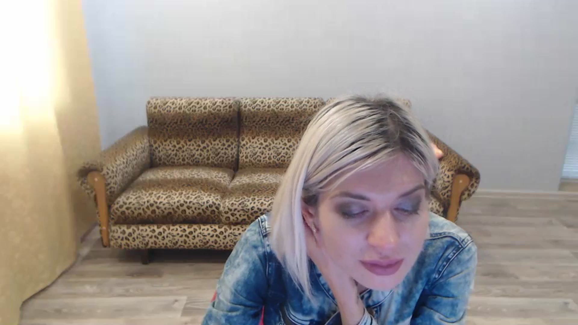 Gallery image thumbnail from SexyBeatriice's myfreecams stream on, 10/14/2024, 12:32 image 14 of 20