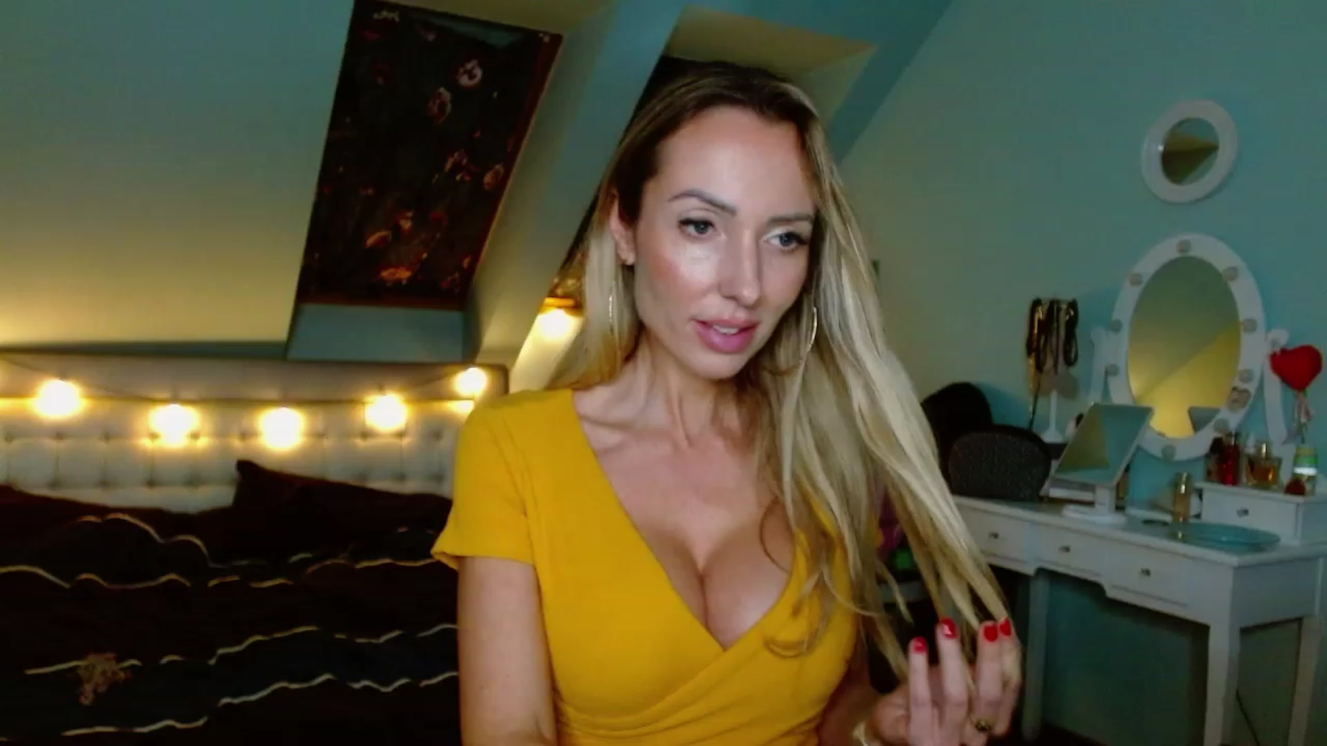 Gallery image thumbnail from SexyEmila's myfreecams stream on, 01/04/2024, 21:44 image 12 of 20