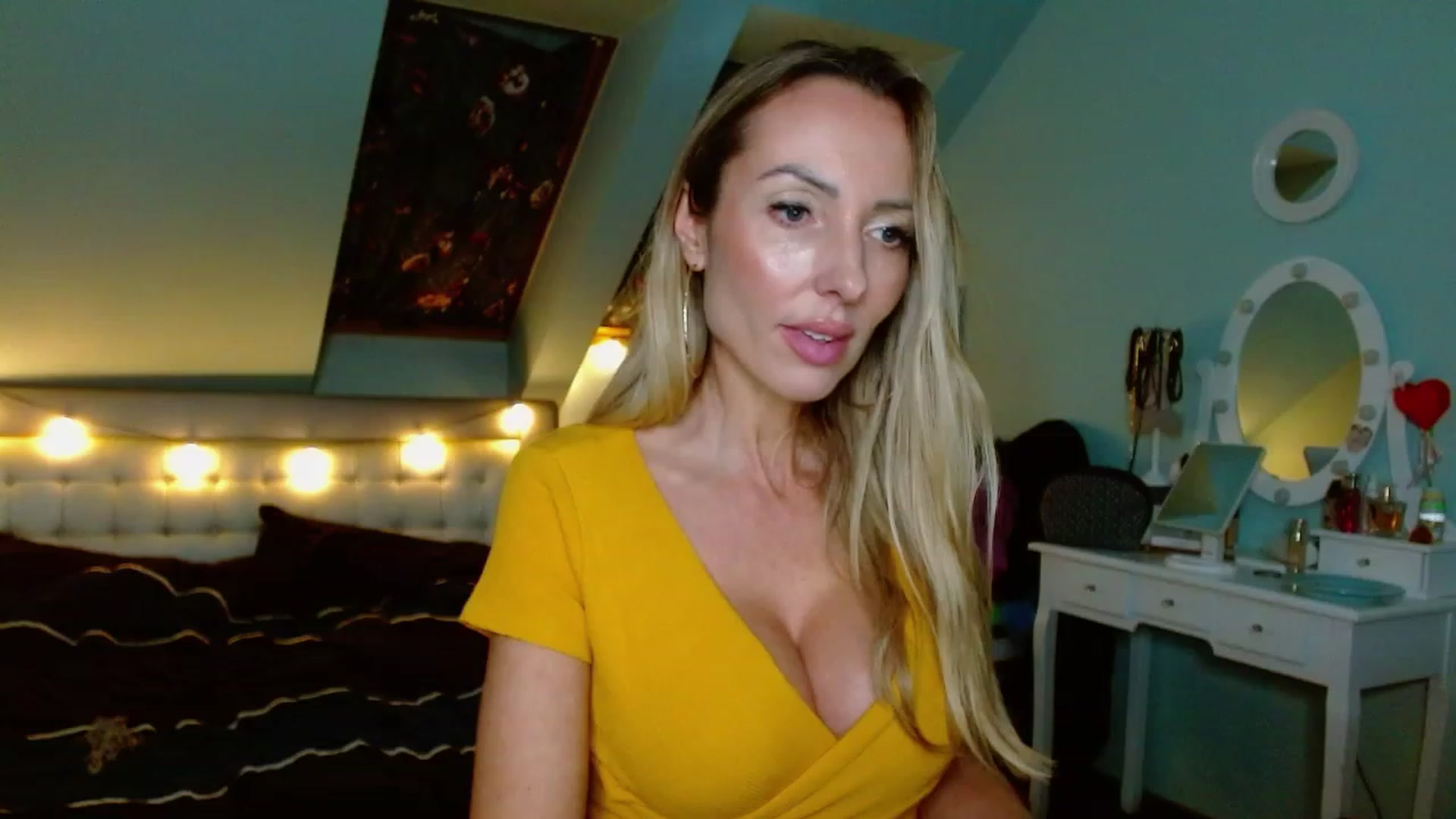 Gallery image thumbnail from SexyEmila's myfreecams stream on, 01/04/2024, 21:44 image 15 of 20