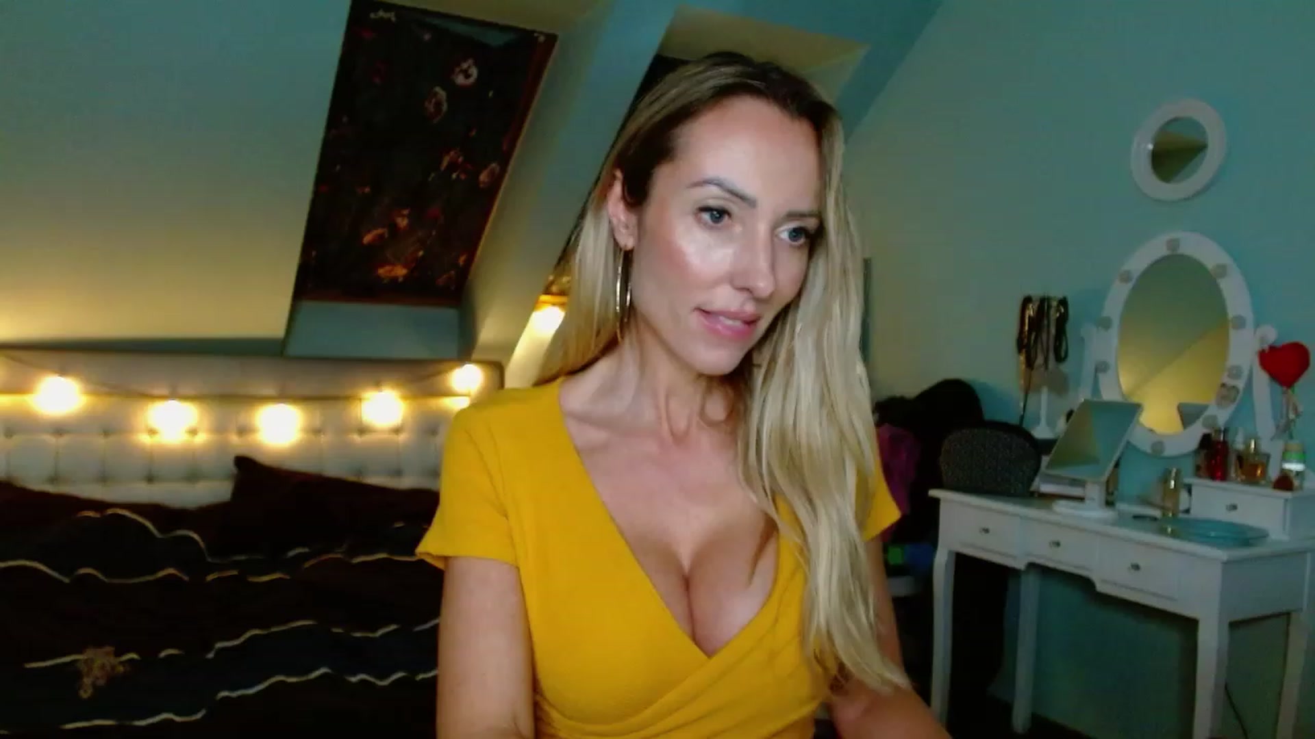 Gallery image thumbnail from SexyEmila's myfreecams stream on, 01/04/2024, 21:44 image 3 of 20